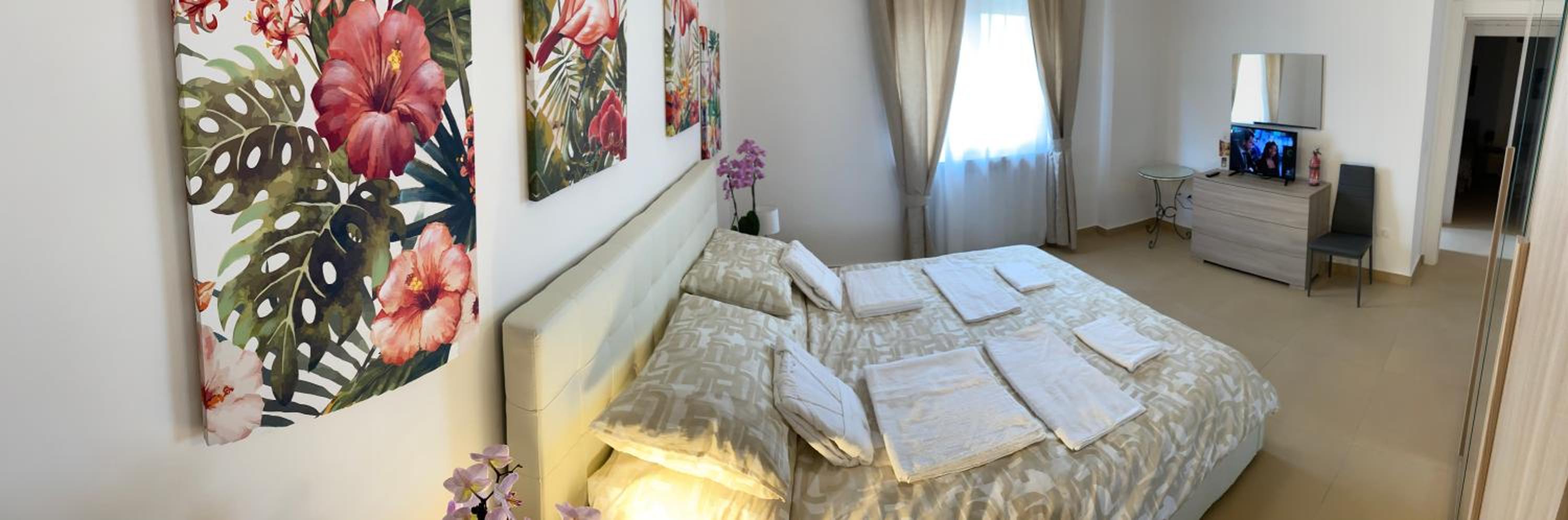 Double Room with Private Bathroom - Photo 29