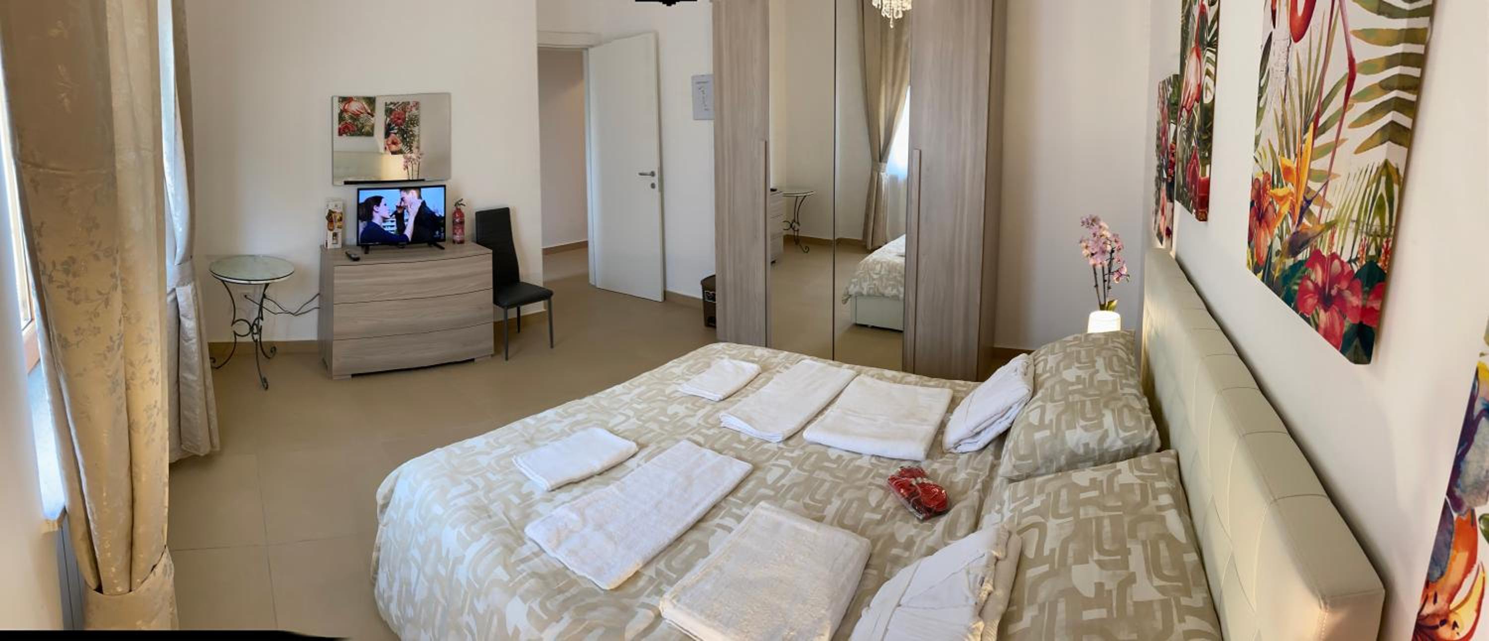 Double Room with Private Bathroom - Photo 32