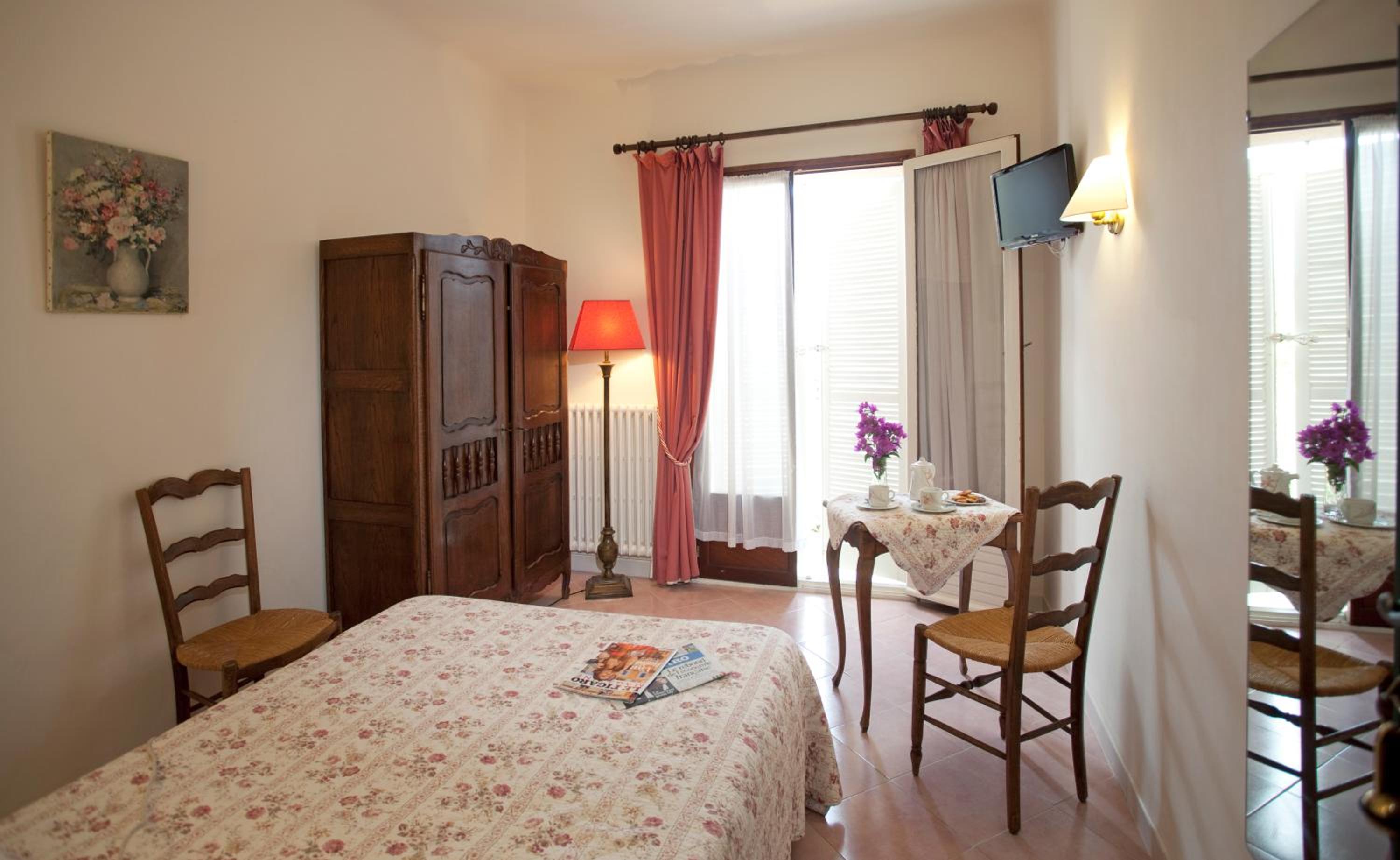 Standard Double or Twin Room with Sea and Garden View photo 1