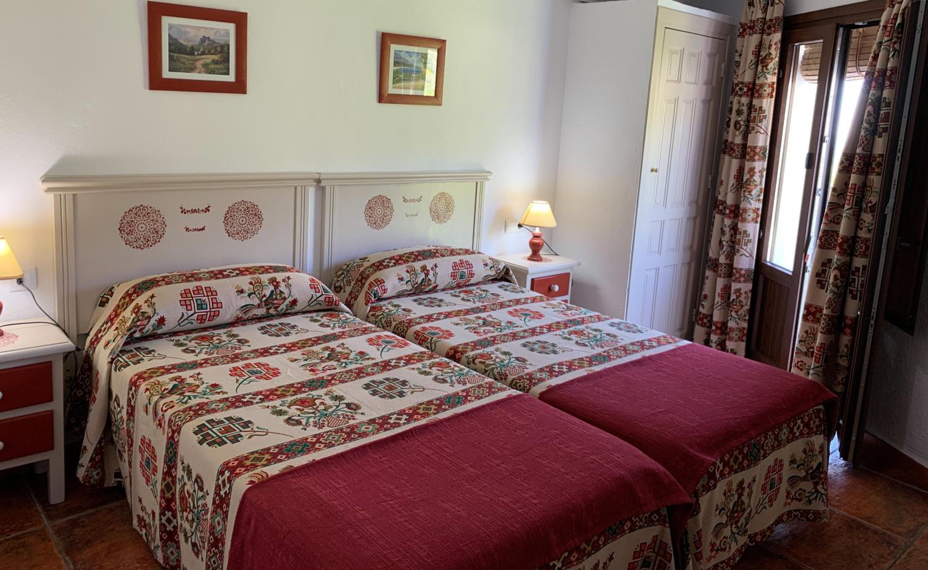 Standard Double or Twin Room with Balcony - Photo 2