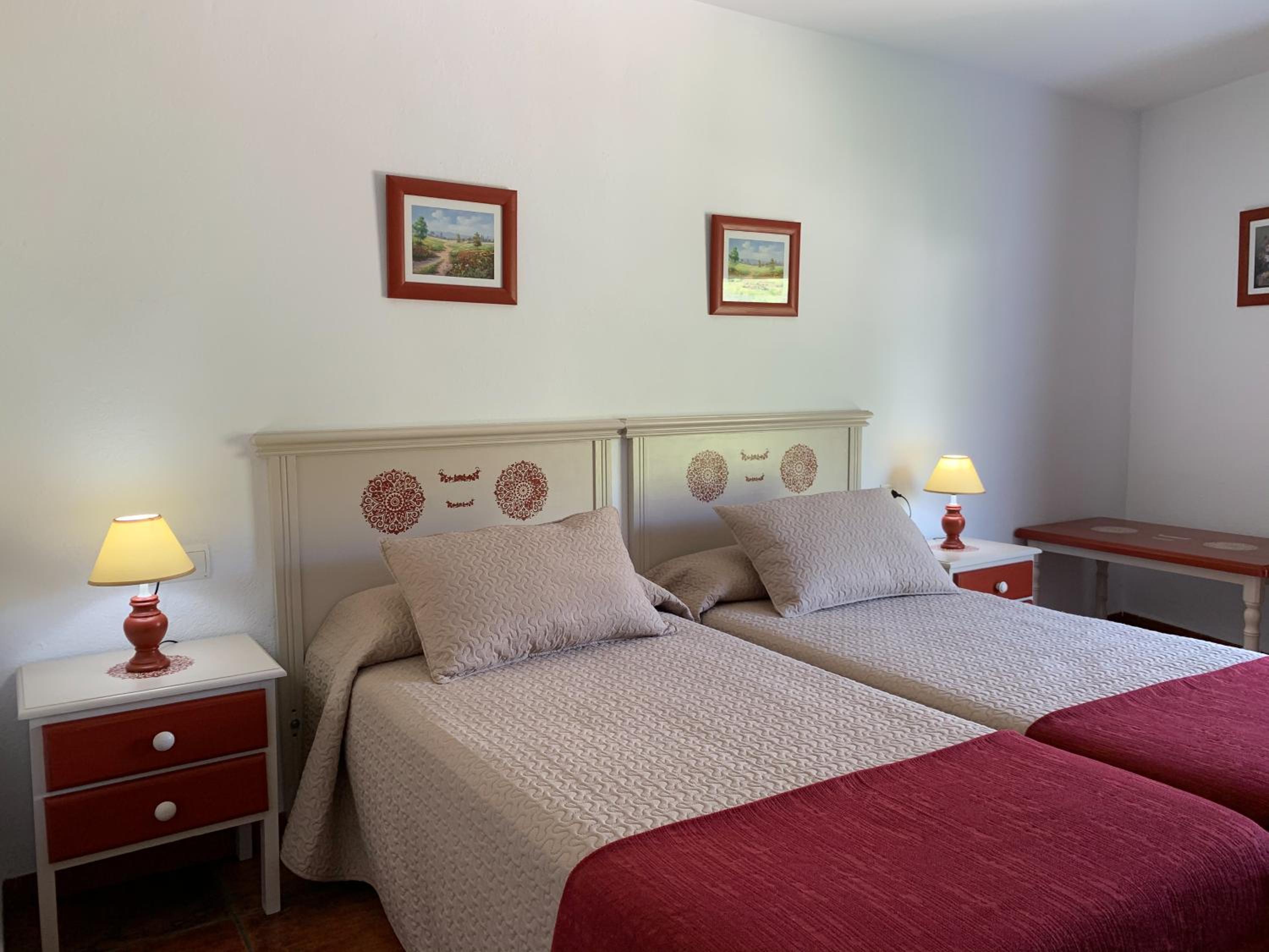 Standard Double or Twin Room with Balcony - Photo 11