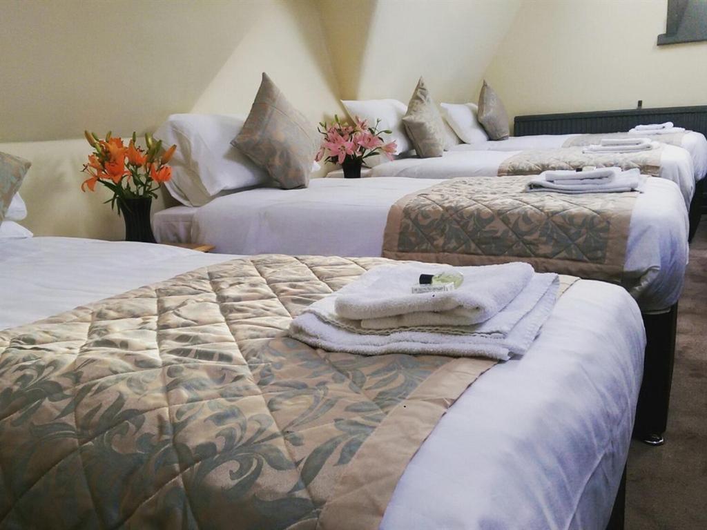 Quadruple Room With Shared Bathroom