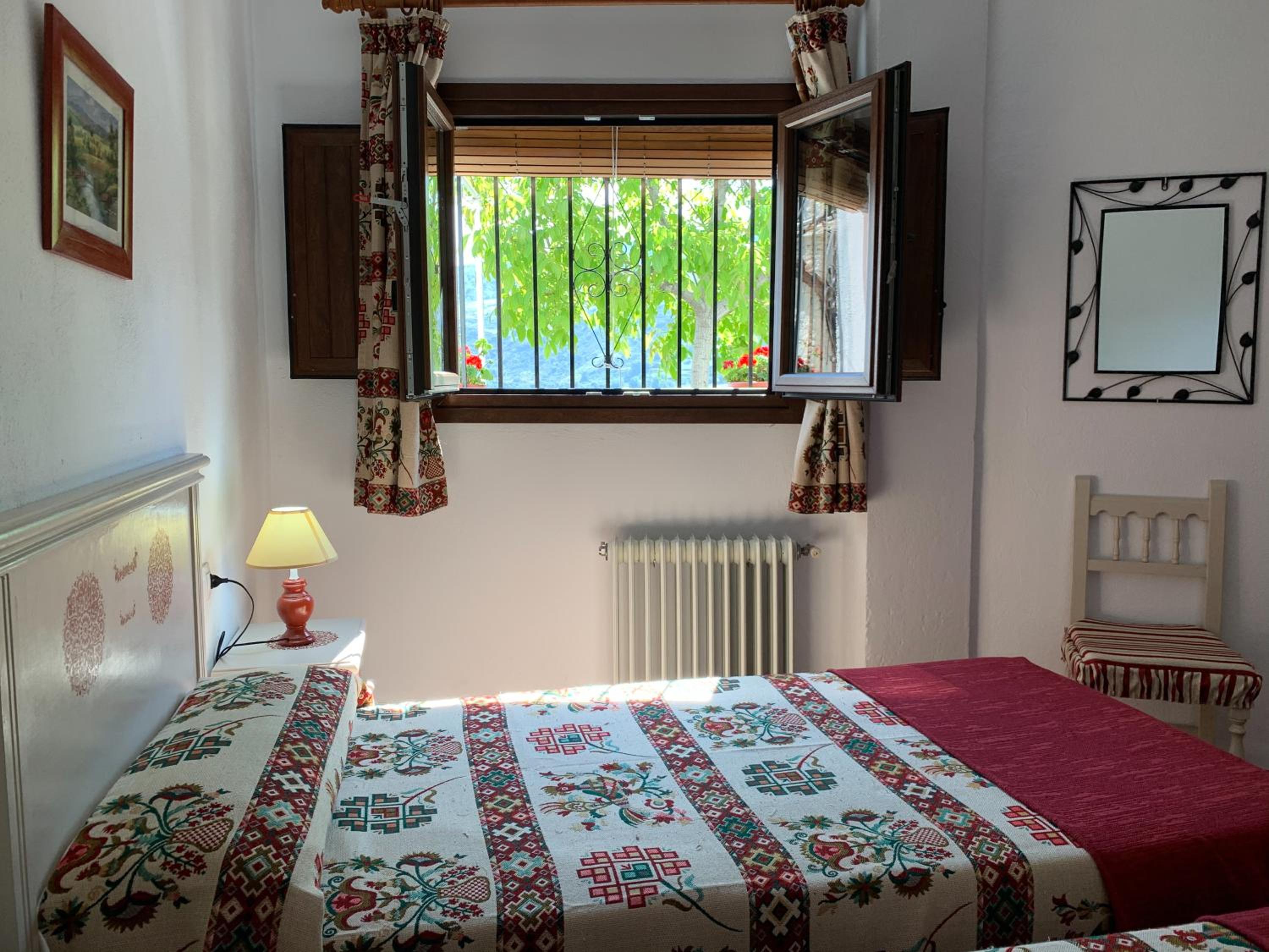 Twin Room - Photo 5