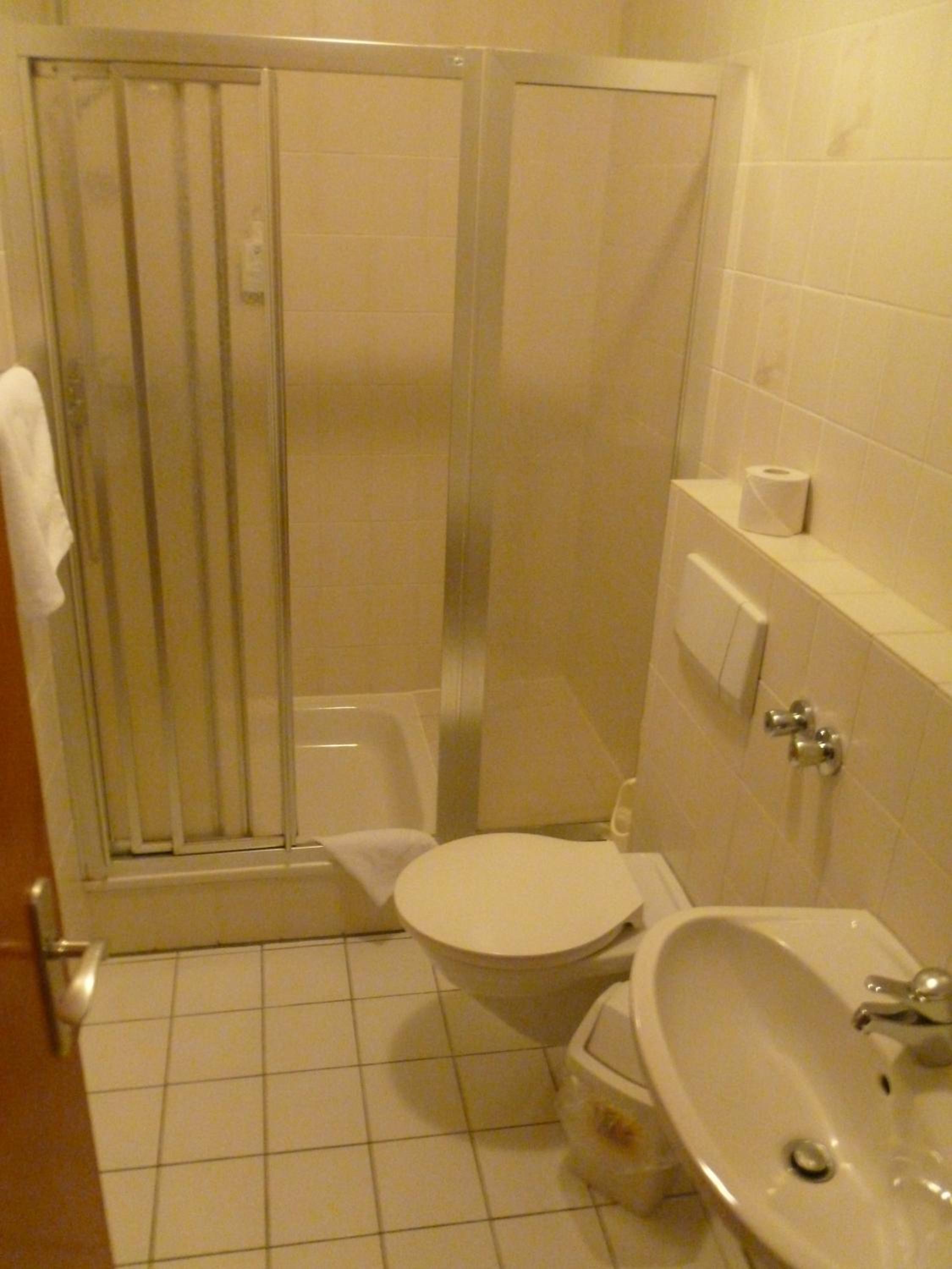 Single Room photo 3