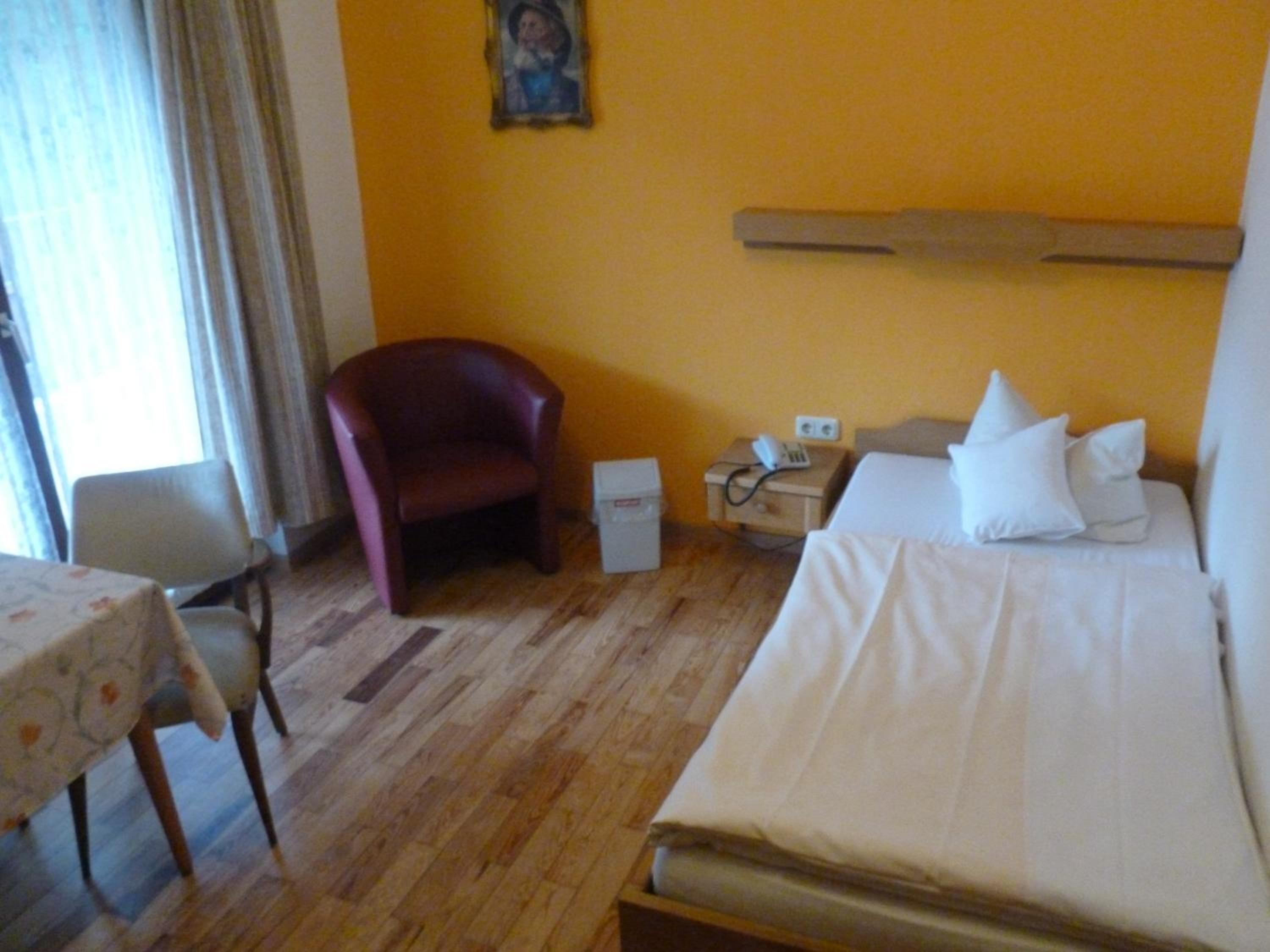 Single Room photo 2