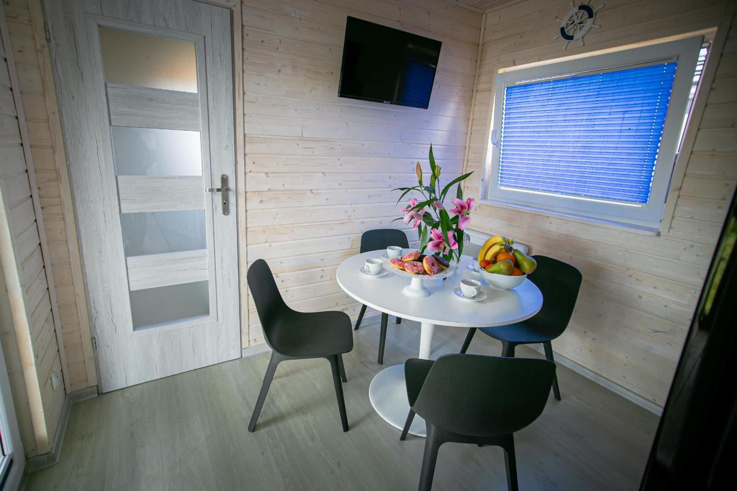 Apartment with Terrace - Photo 1