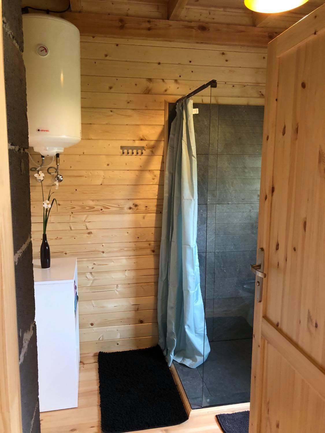 Two-Bedroom House - Photo 2
