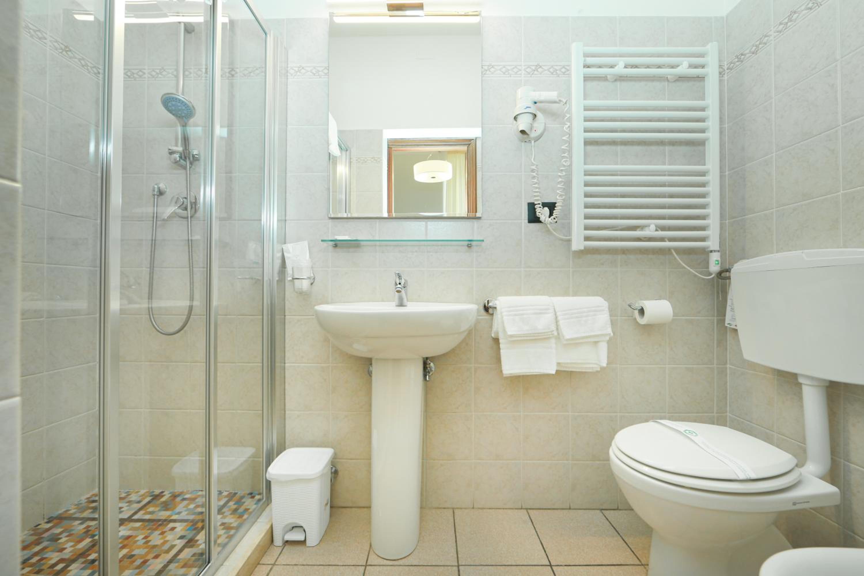 Double or Twin Room - Photo 2