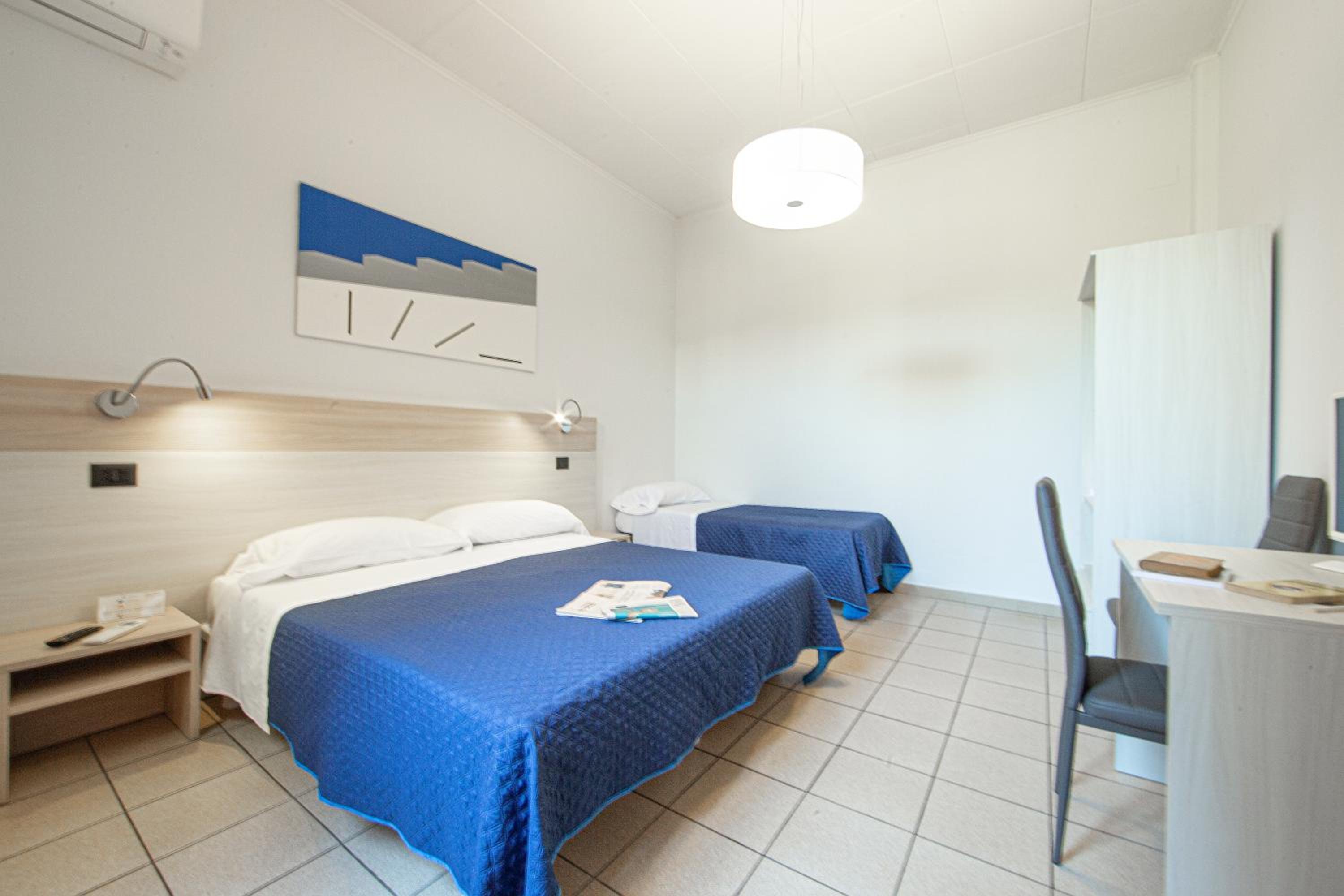Double or Twin Room - Photo 3