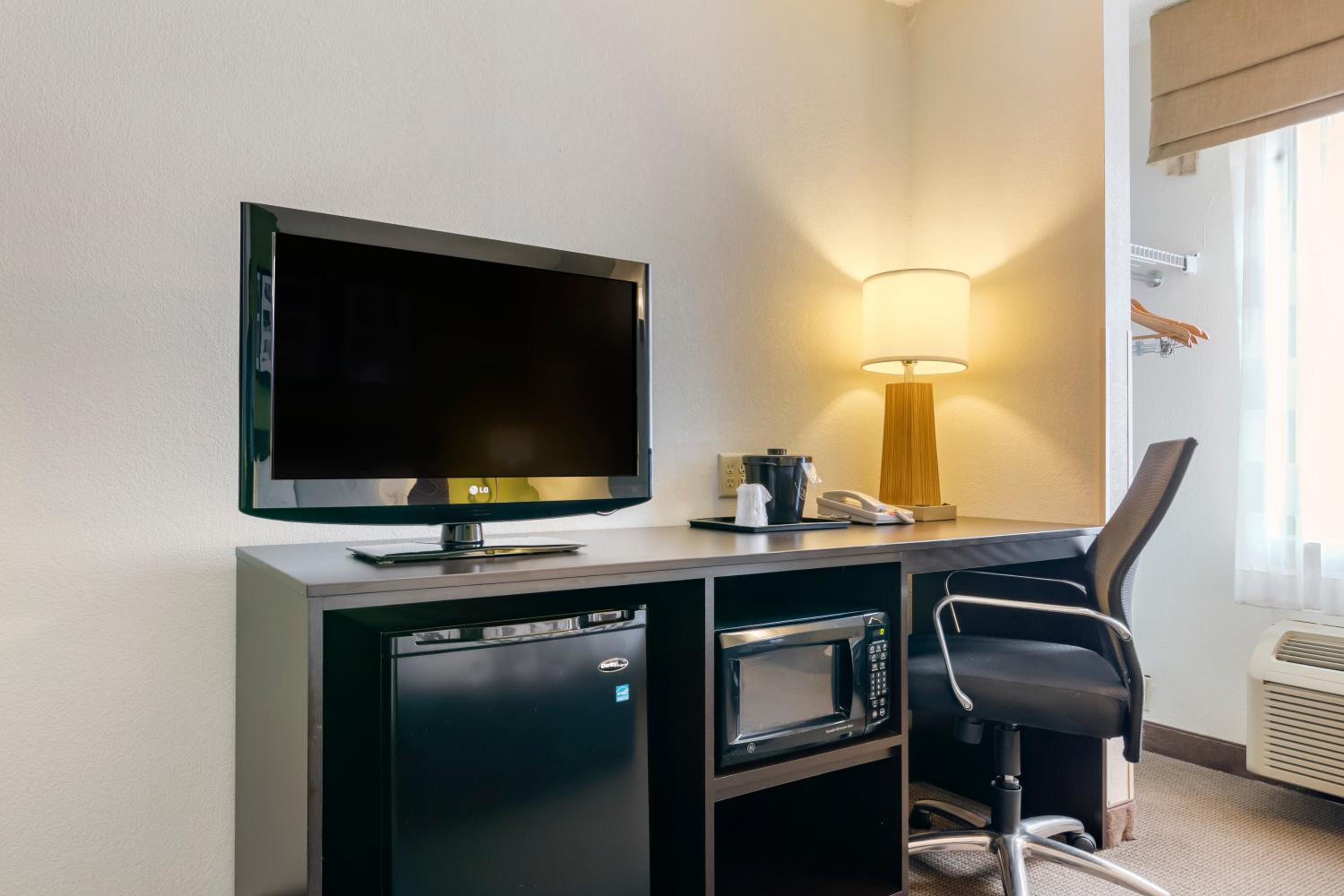 King Room - Accessible/Non-Smoking photo 2