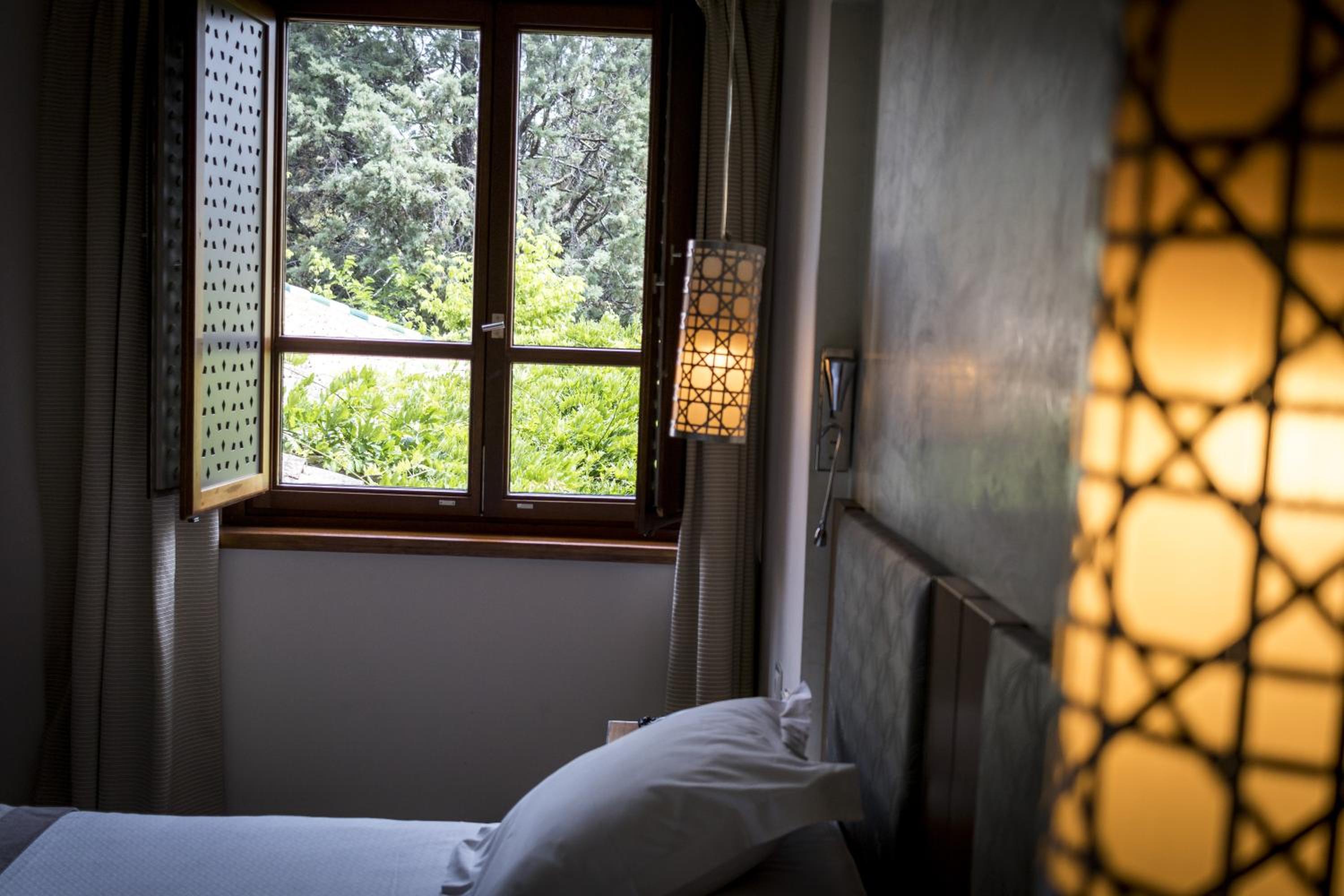 Standard Double Room - Photo 3