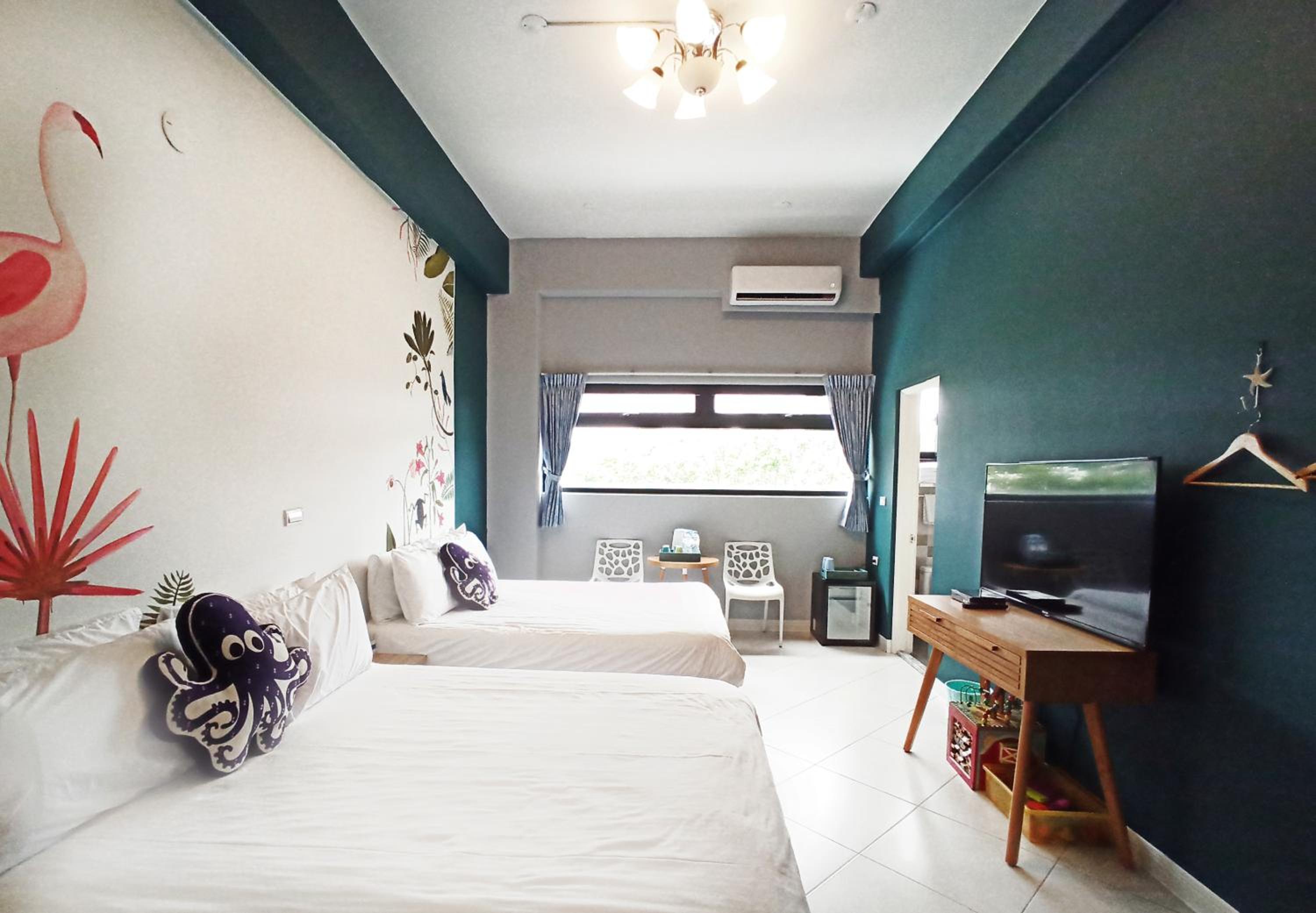 Quadruple Room with Mountain View photo 3