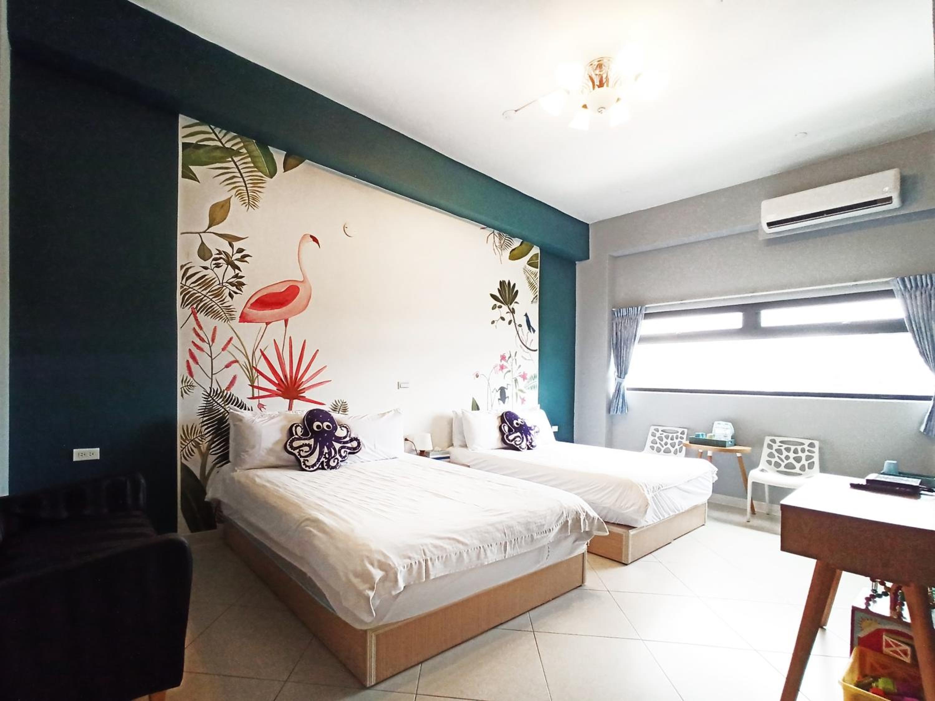 Quadruple Room with Mountain View photo 2