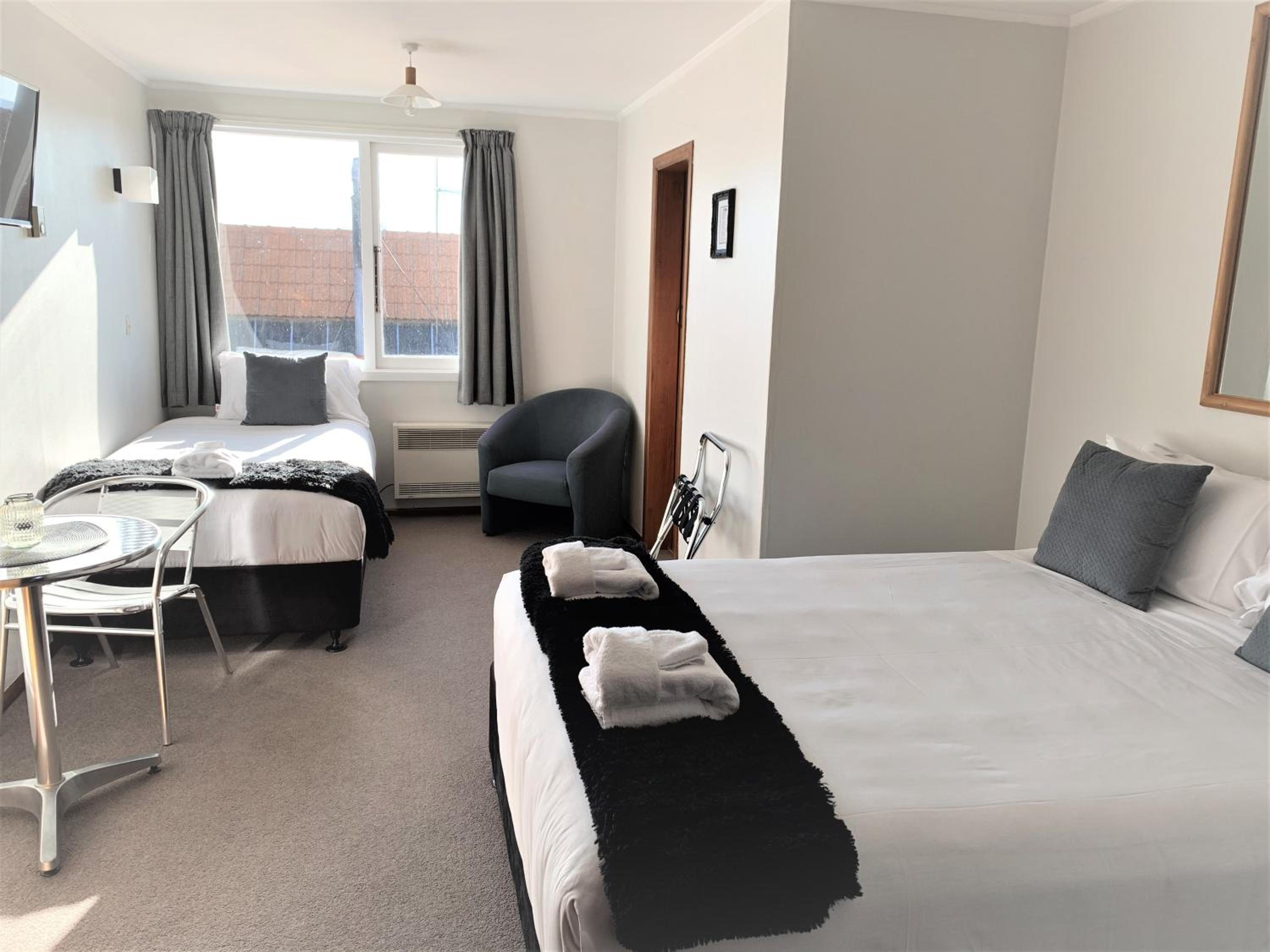 Triple Room with Private Bathroom photo 2