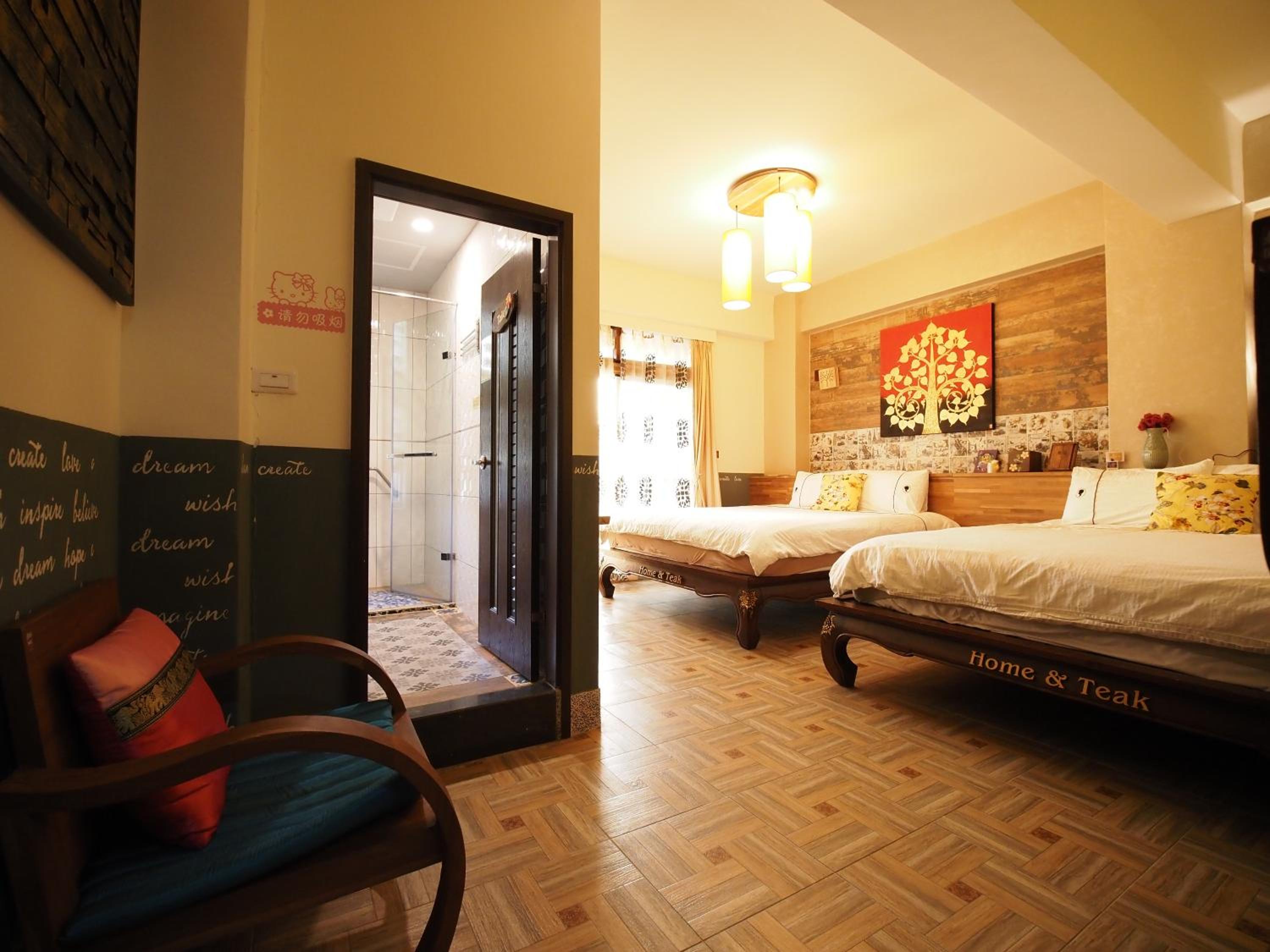 Deluxe Queen Room with Two Queen Beds photo 2