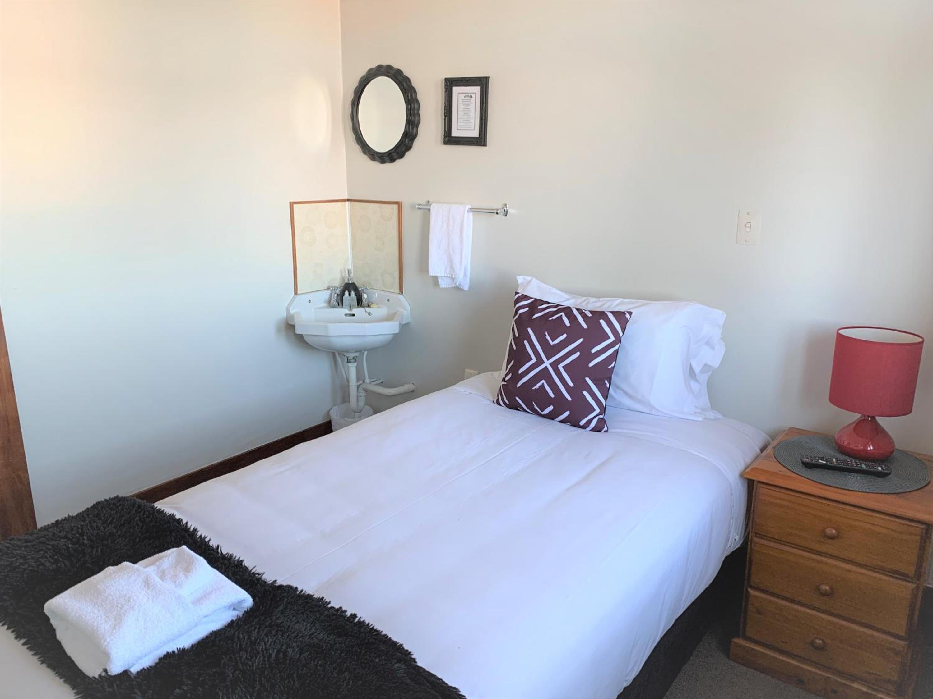 Single Room with Shared Bathroom photo 2