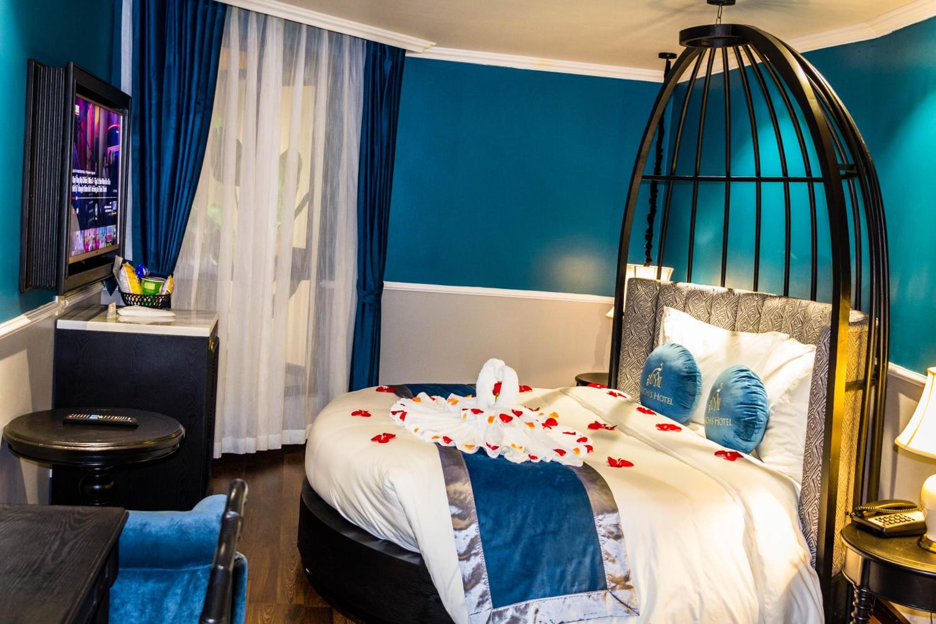 Large Double Room - Photo 1