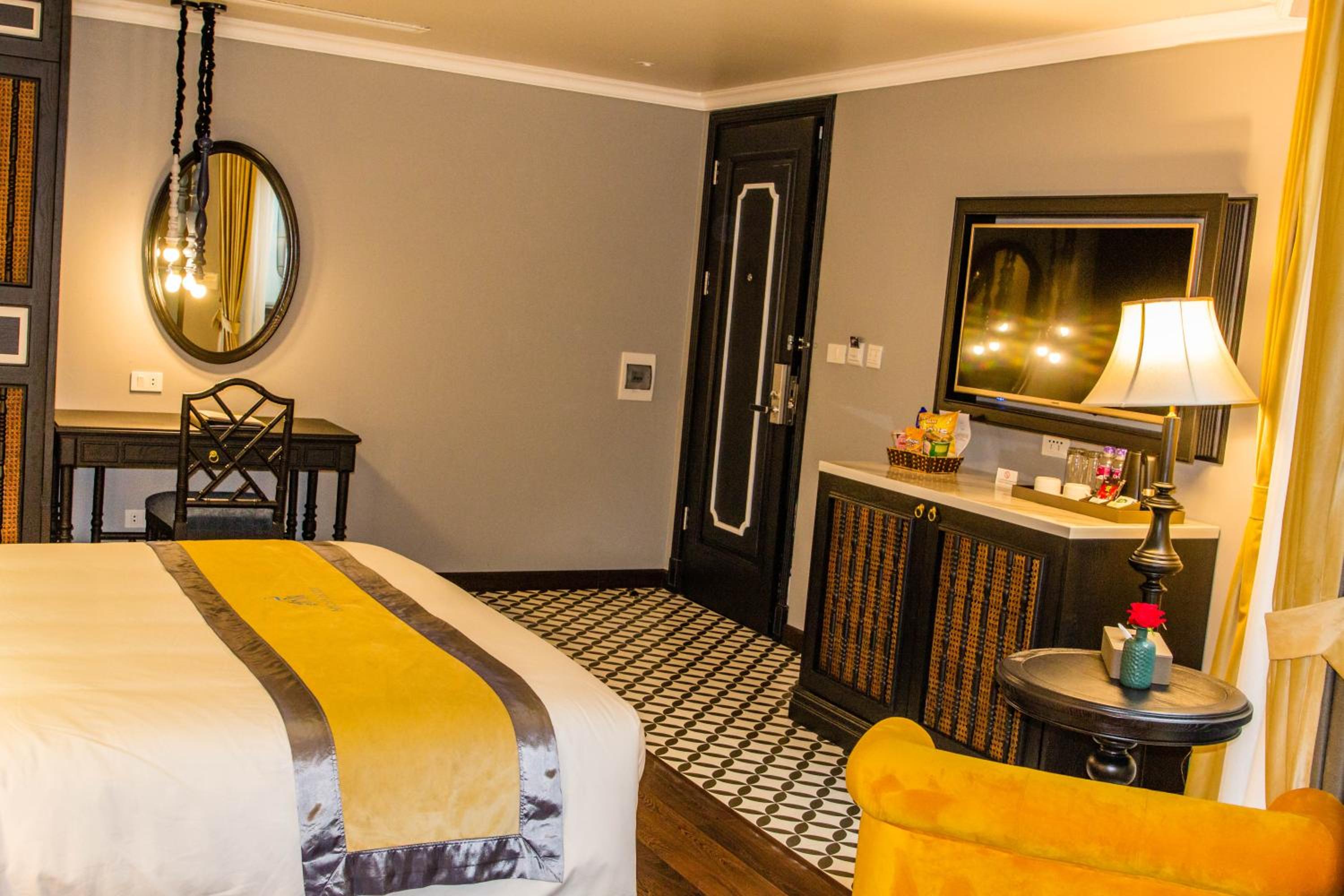 Large Double Room - Photo 2