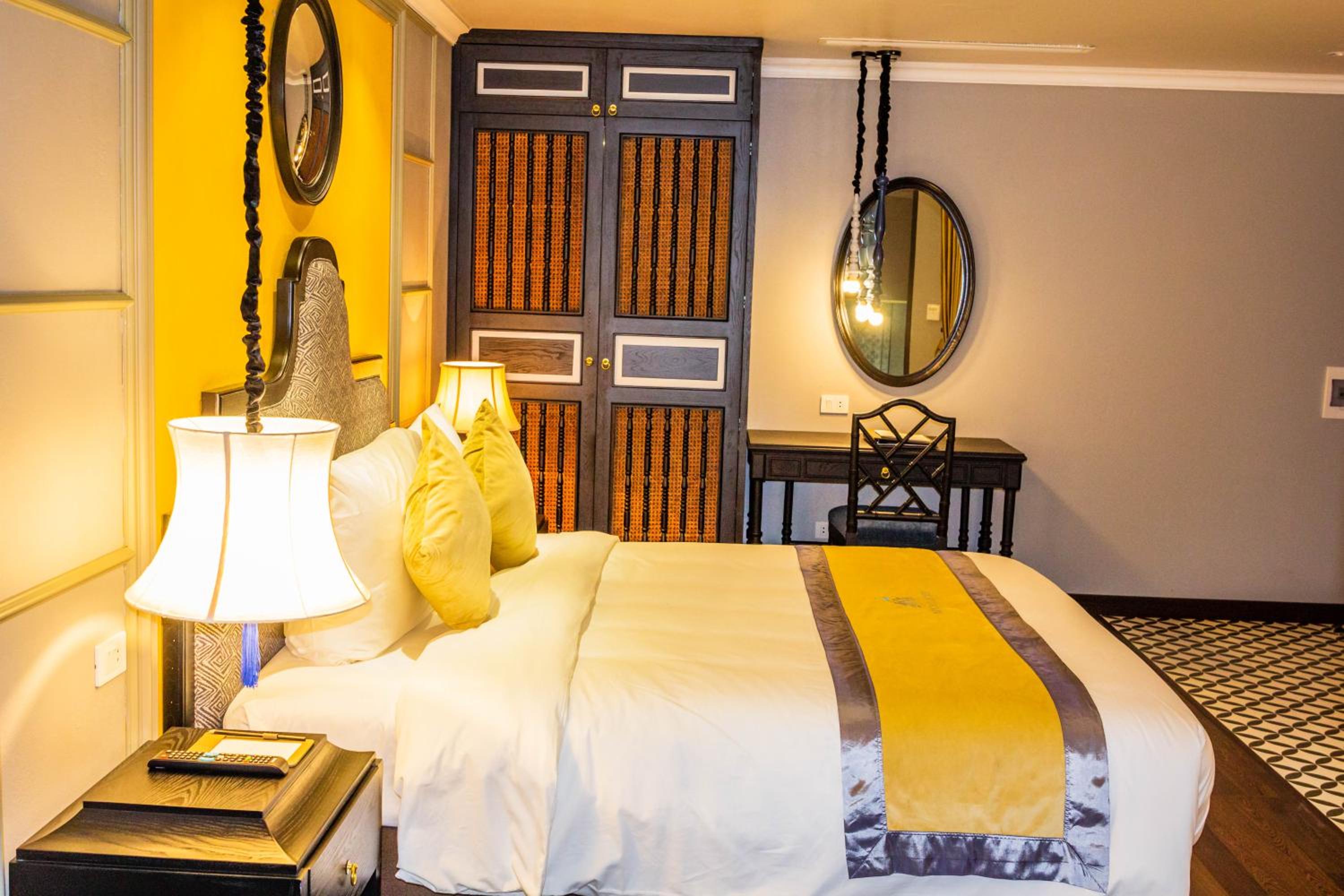 Large Double Room - Photo 3