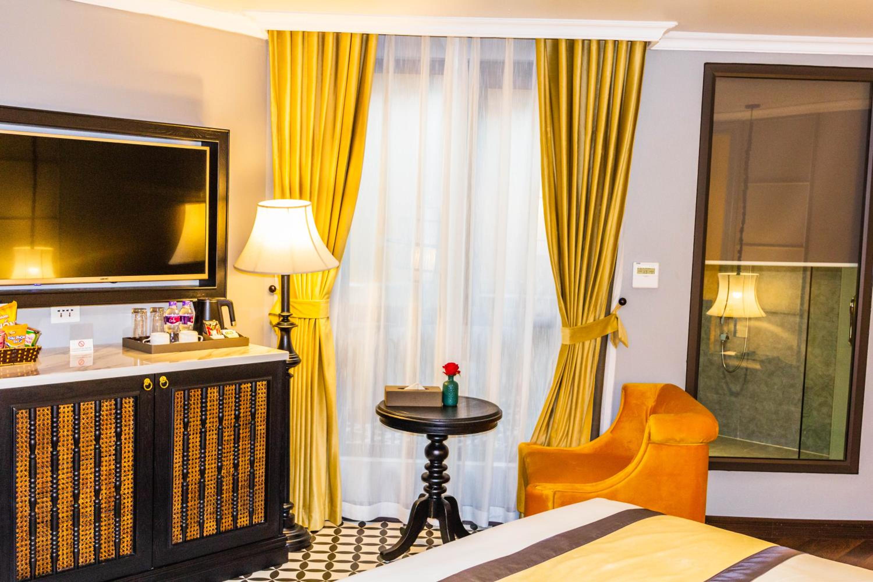 Large Double Room - Photo 5