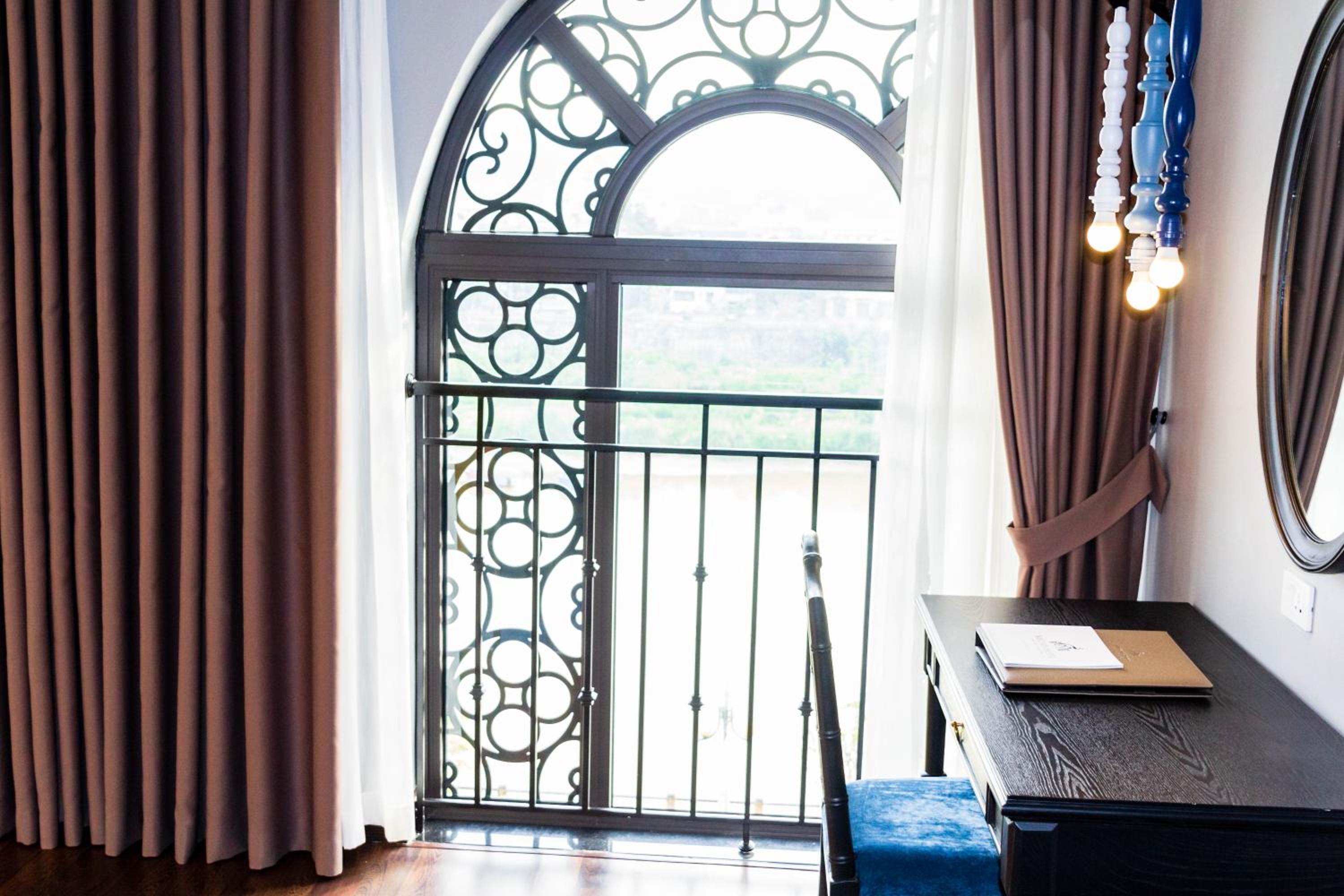 Twin Room with View - Photo 23