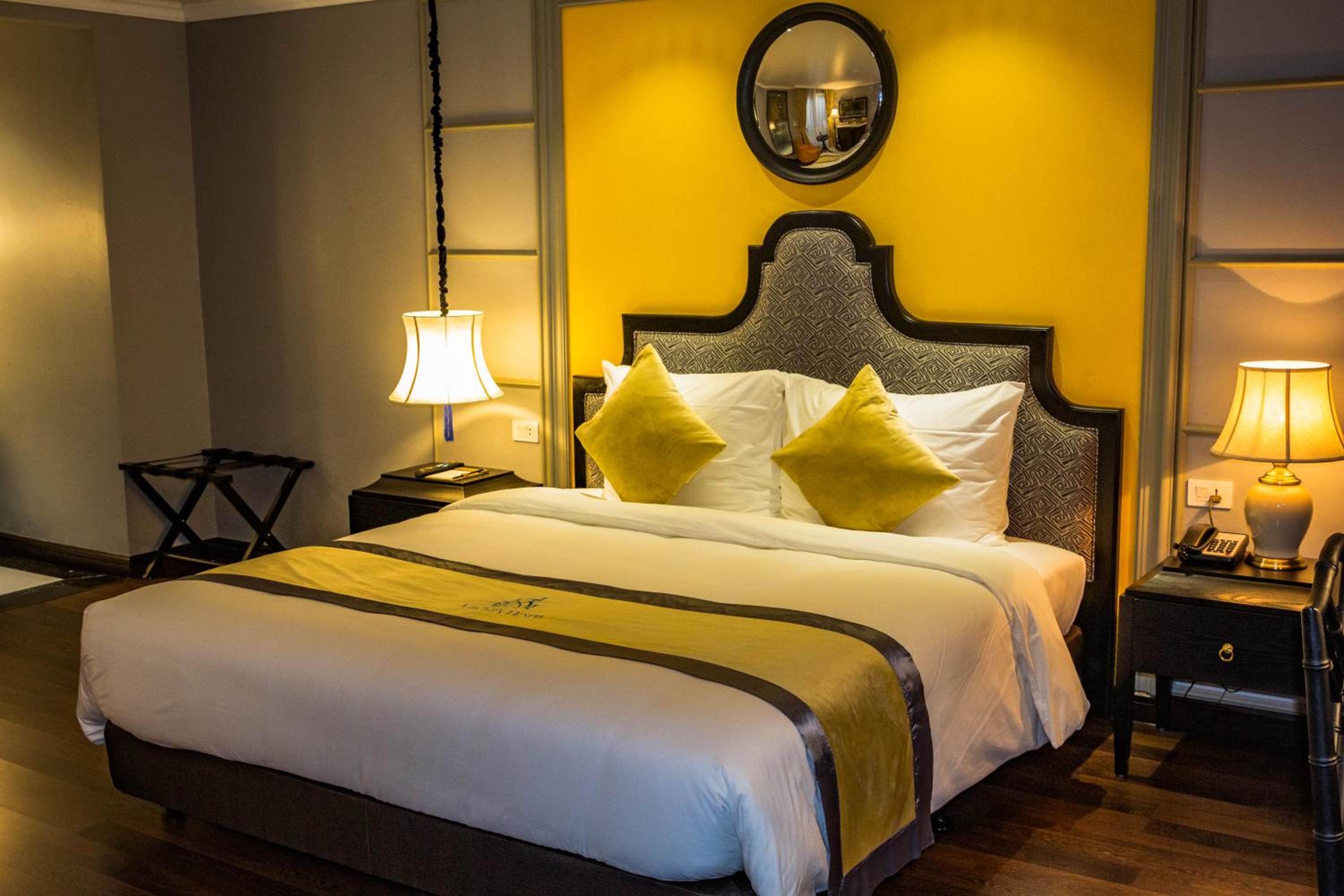 Large Double Room - Photo 7