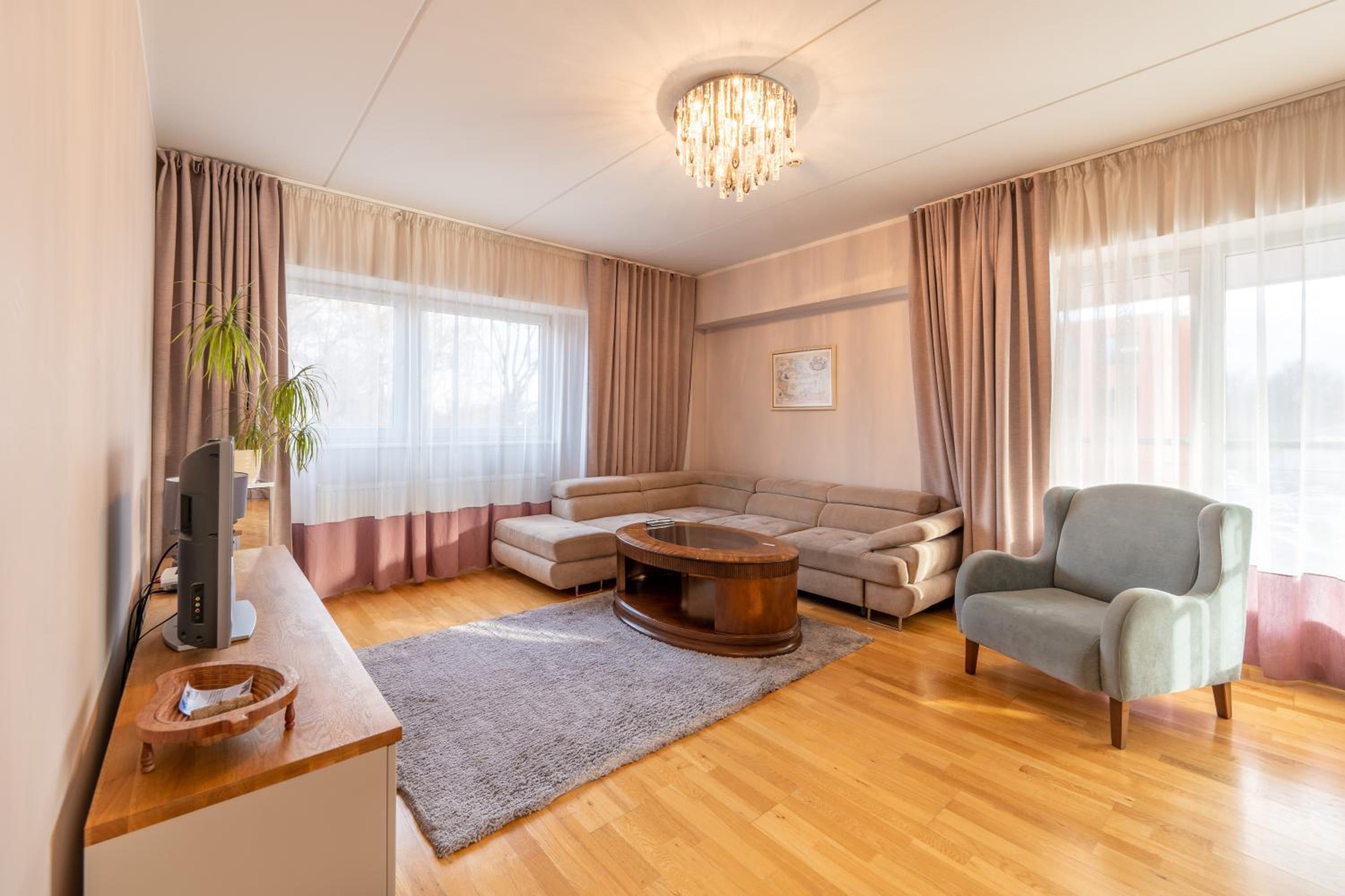 Apartment - Photo 1