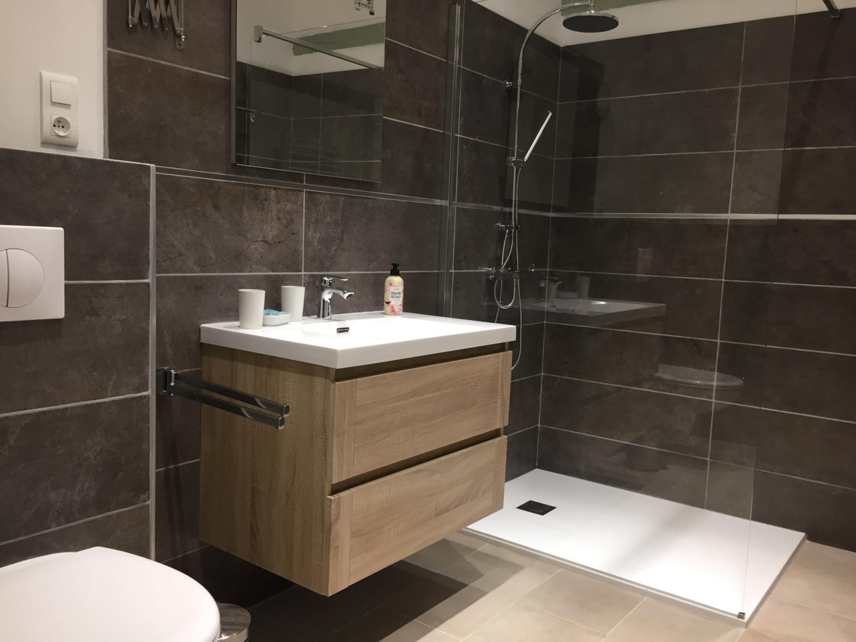 Double Room with Park View - Photo 10