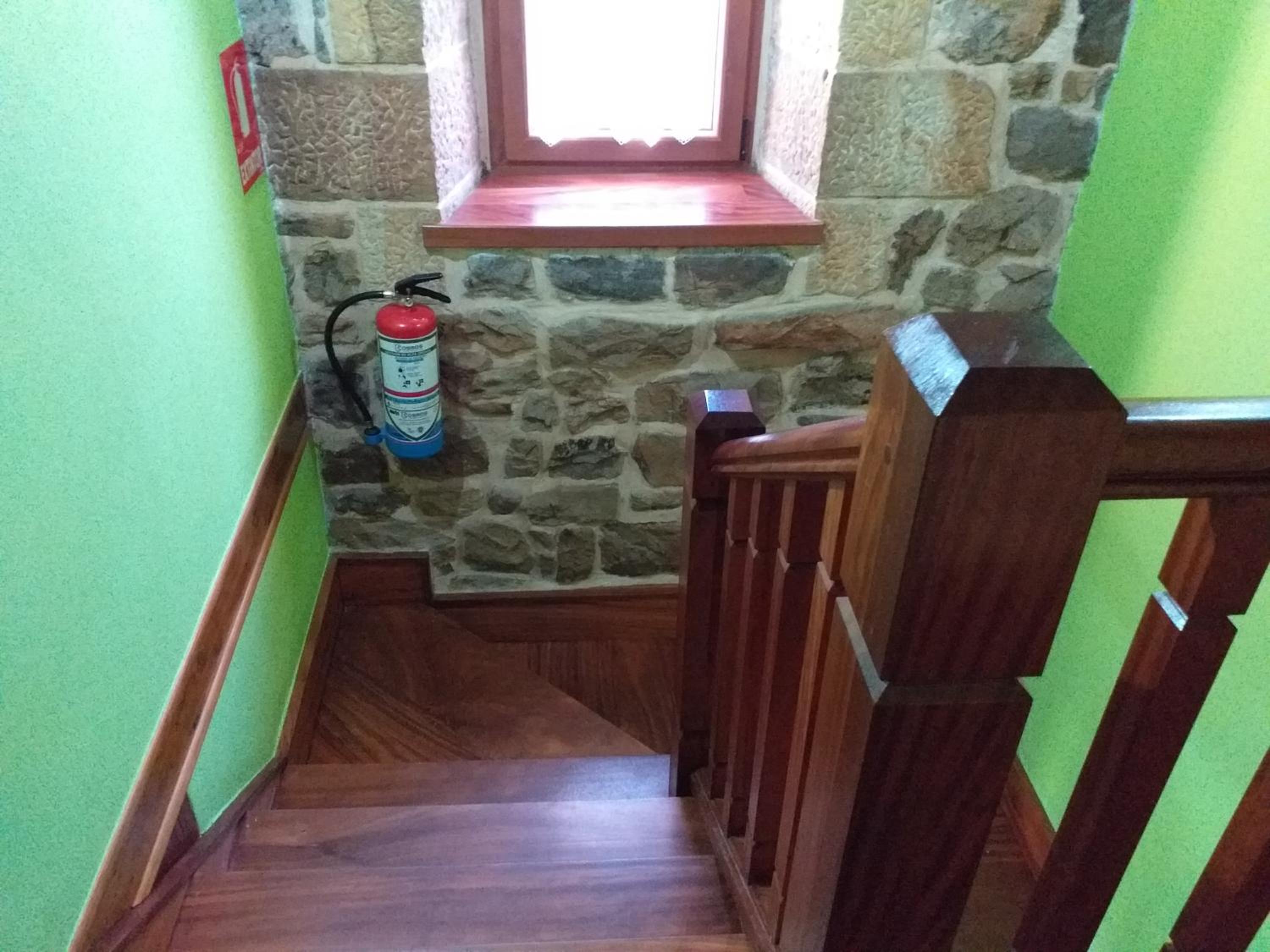 Three-Bedroom Townhouse - Photo 2