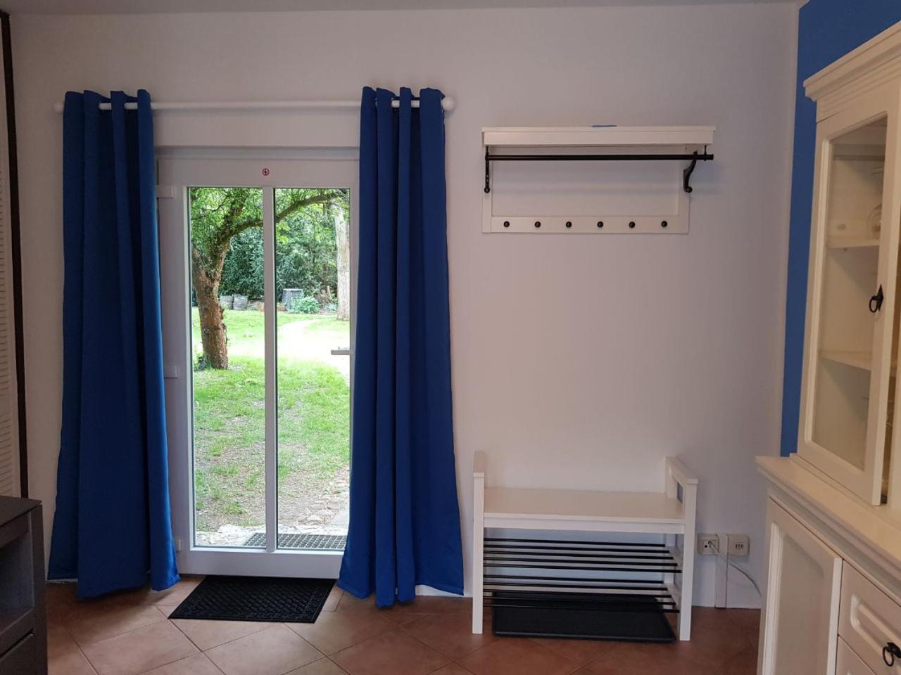 One-Bedroom House photo 1