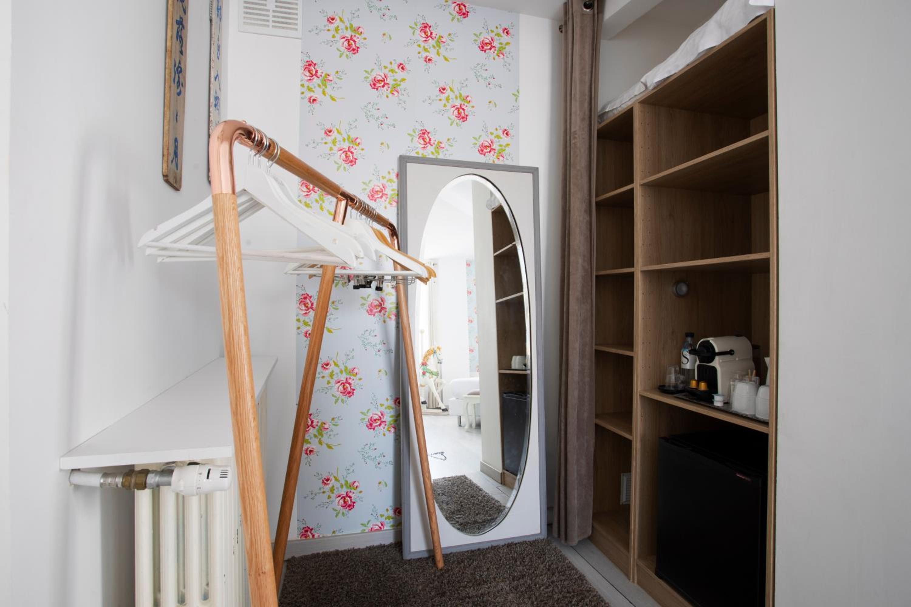 Suite - Photo 7