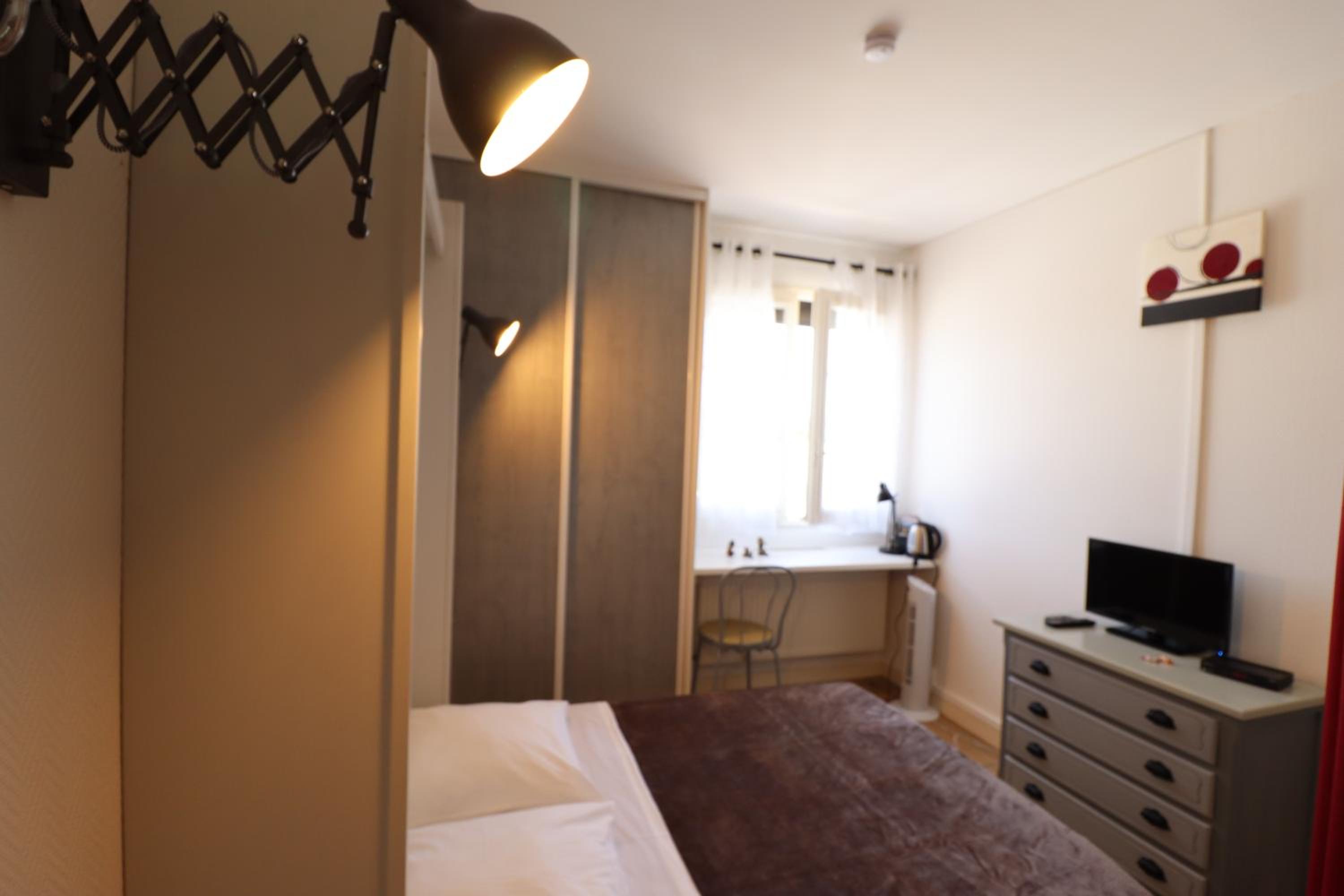 Budget Double Room with Shared Toilets photo 1