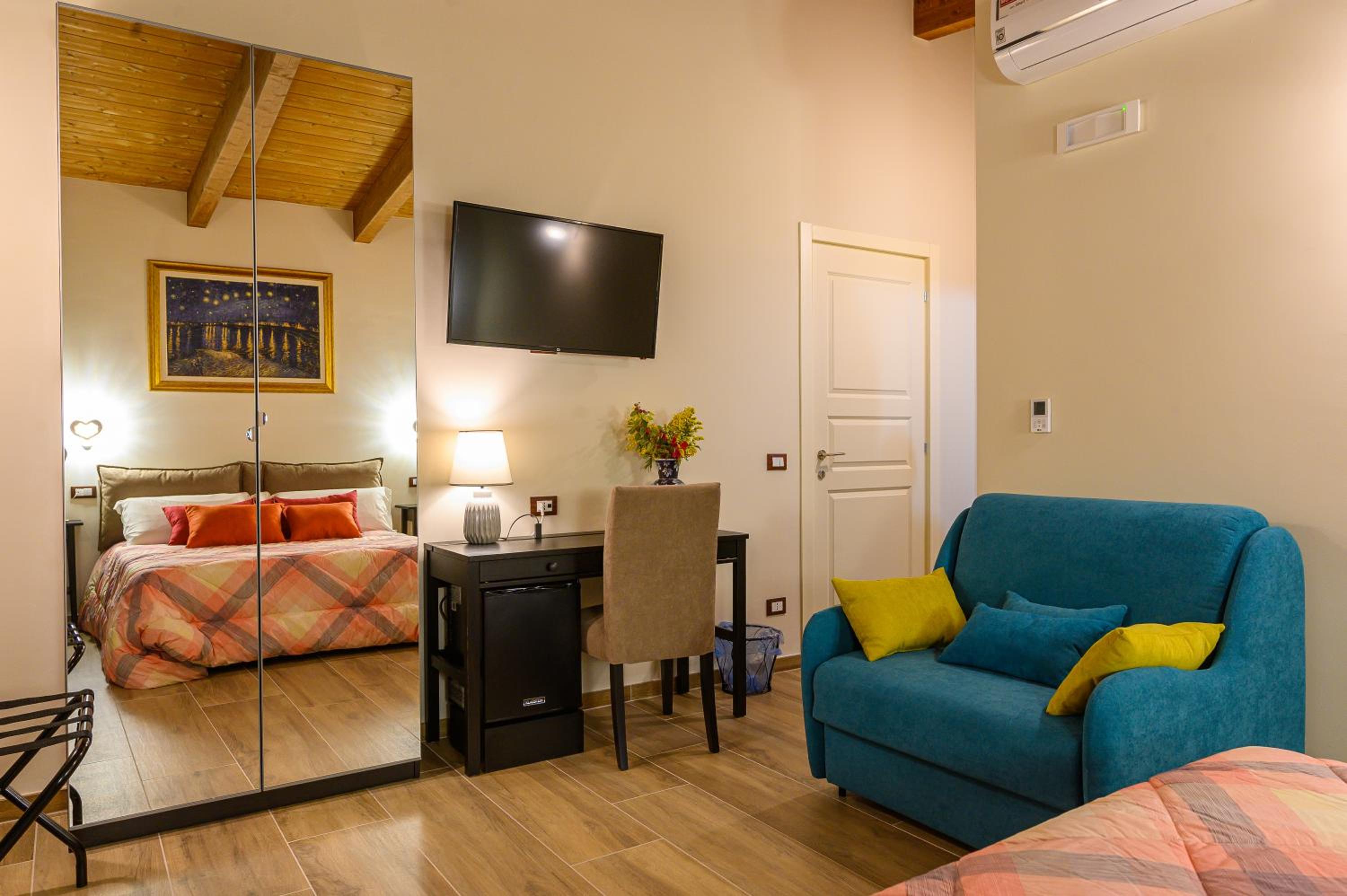 Deluxe Room - Photo 2