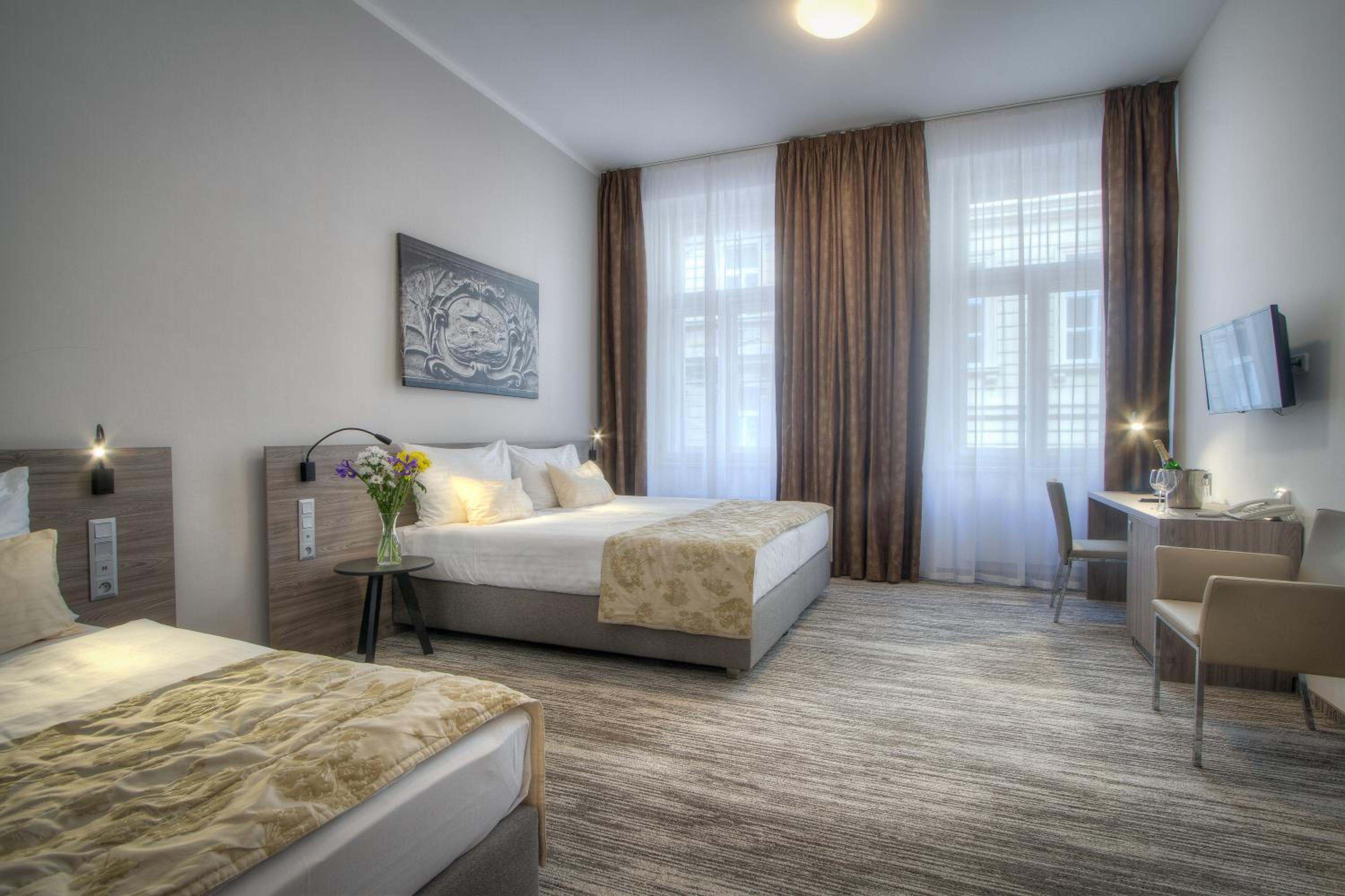 Triple Room - Photo 8