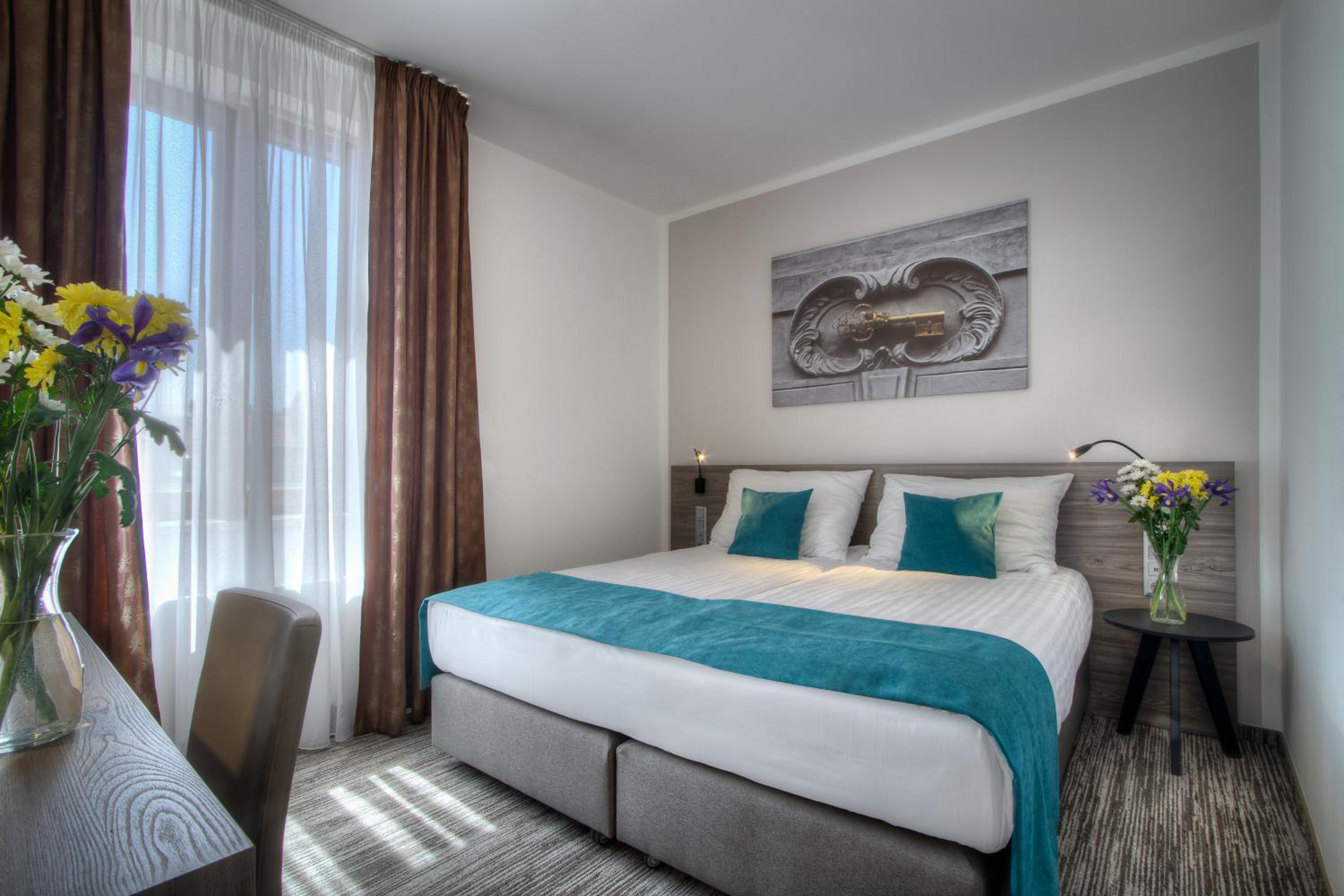 Double or Twin Room - Photo 1