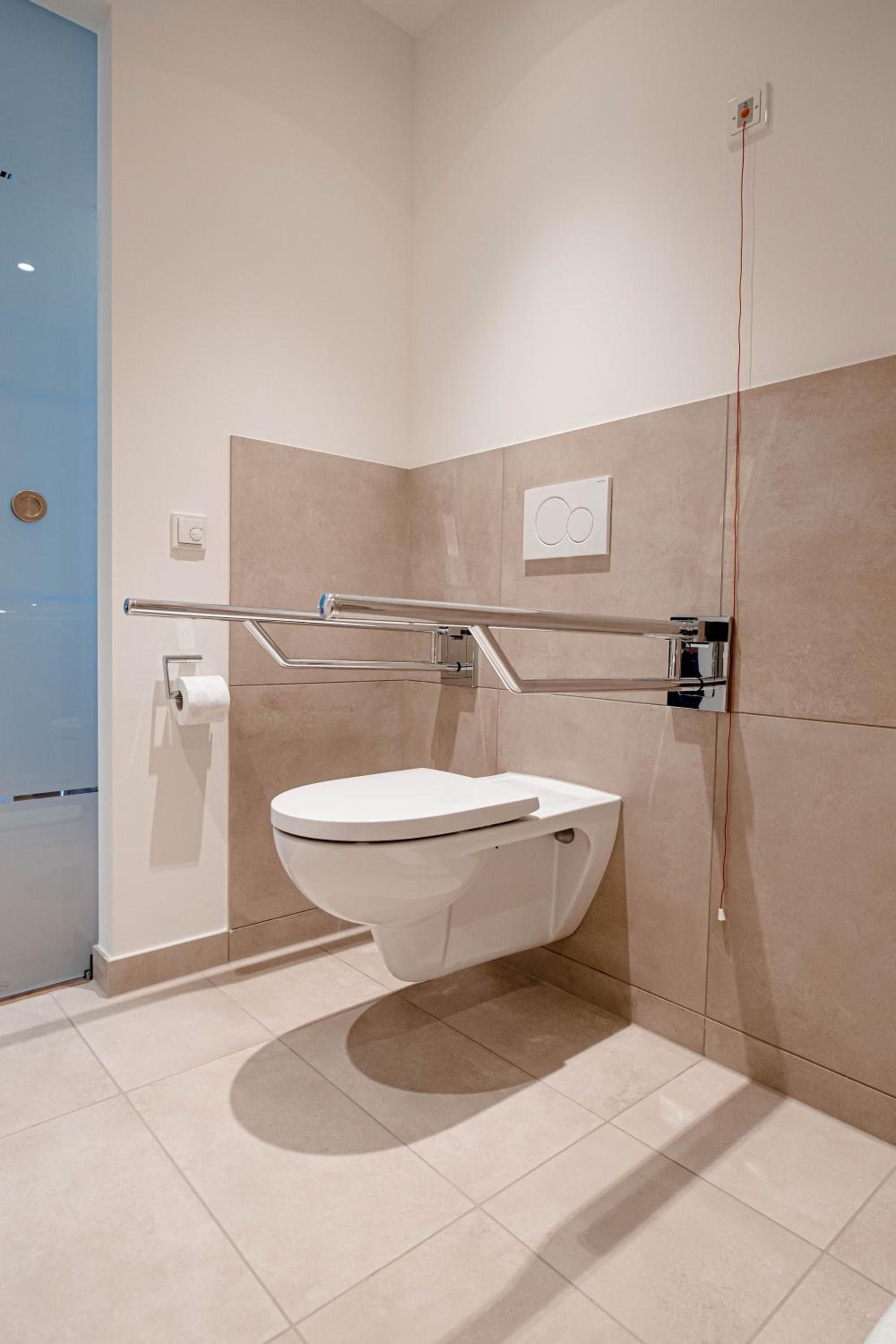 Double Room - Disability Access - Photo 4