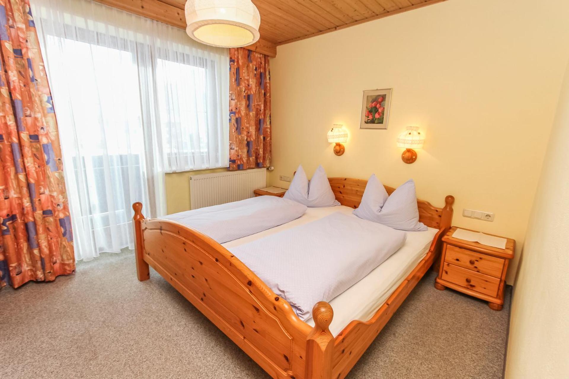 Large Double Room photo 2