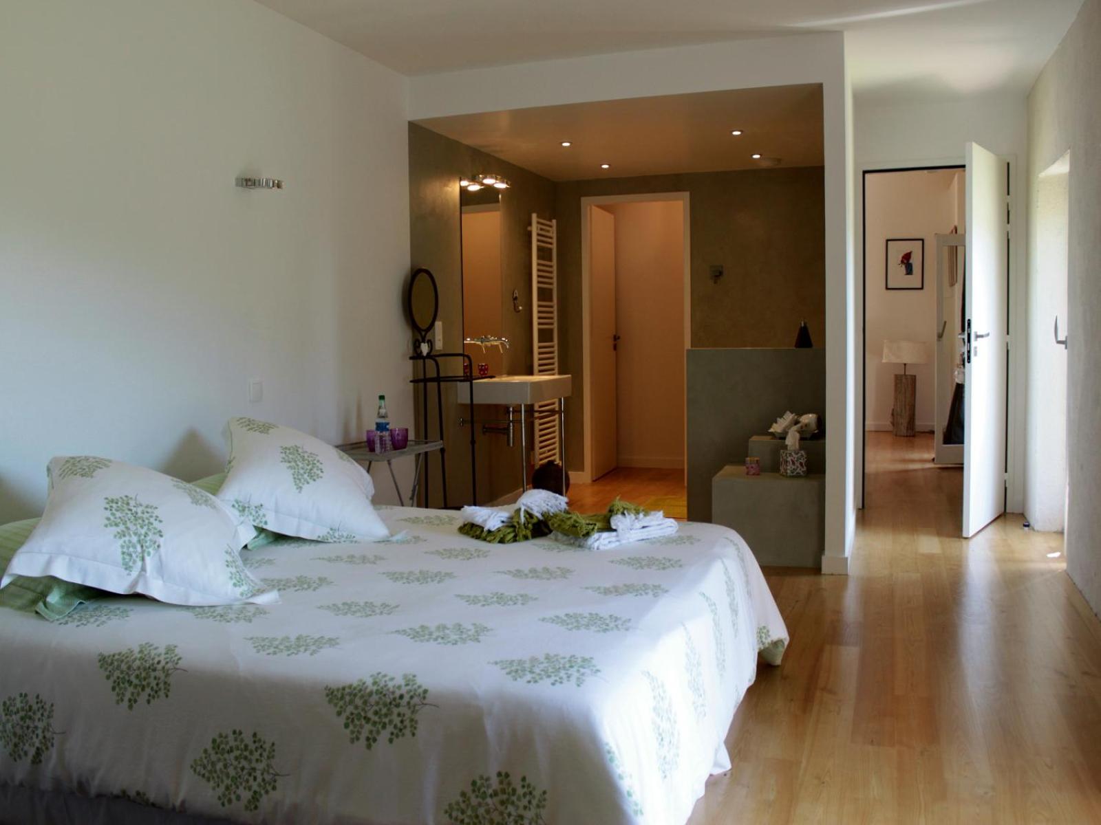 Four-Bedroom House photo 2