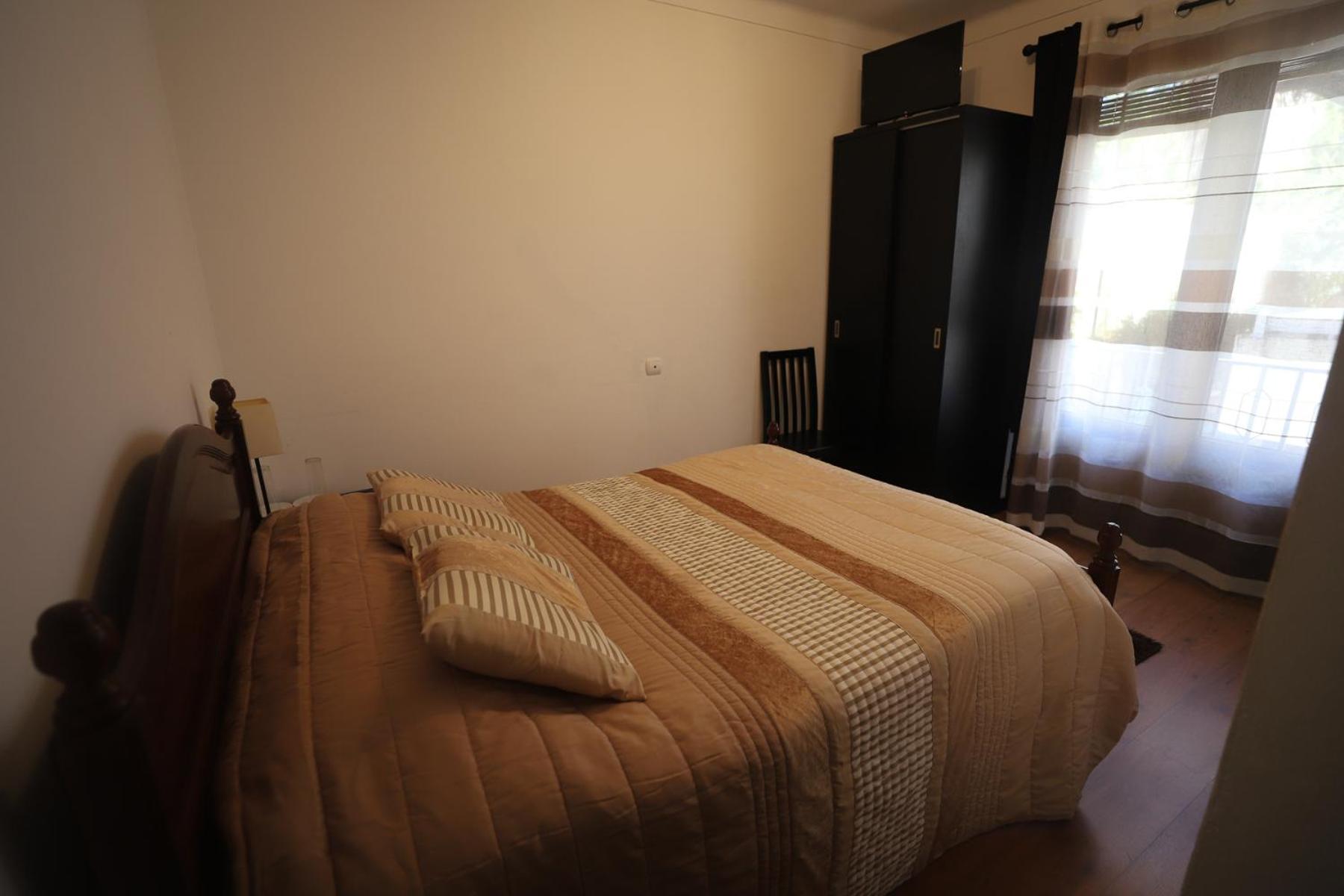 Family Room with Private Bathroom - Photo 7