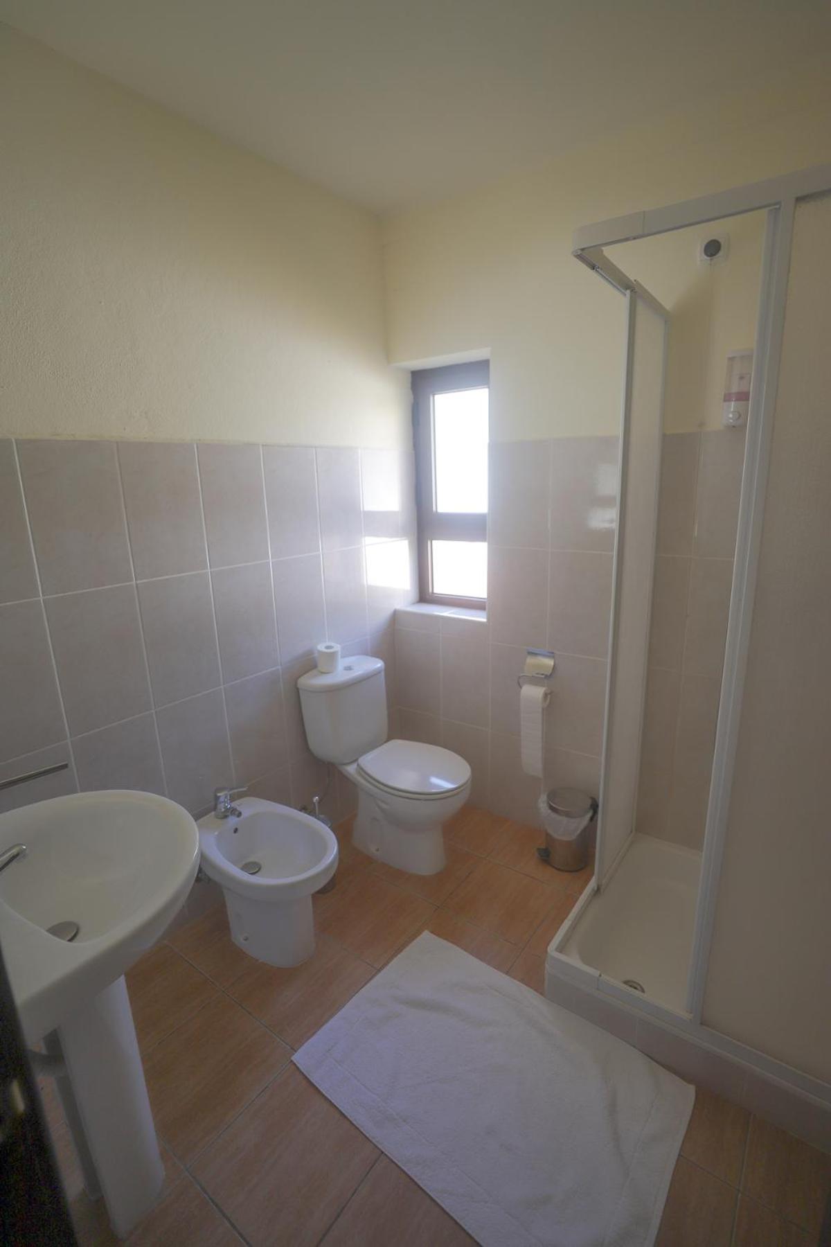 Family Room with Private Bathroom - Photo 8