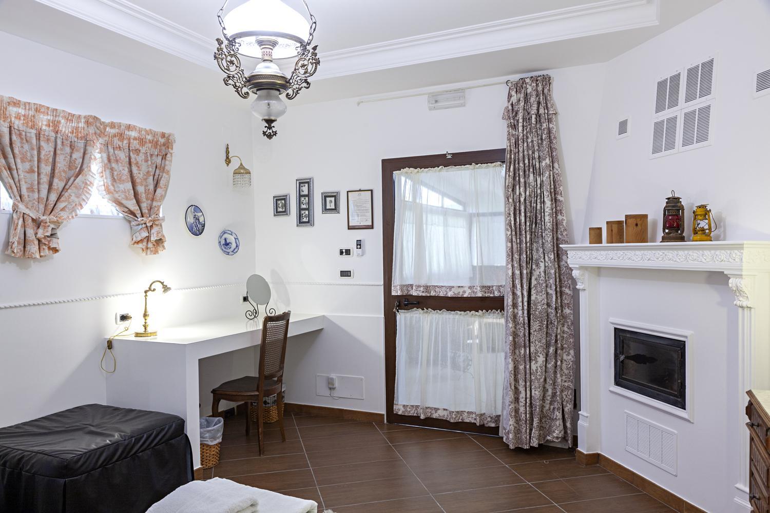 Triple Room with Bathroom photo 2