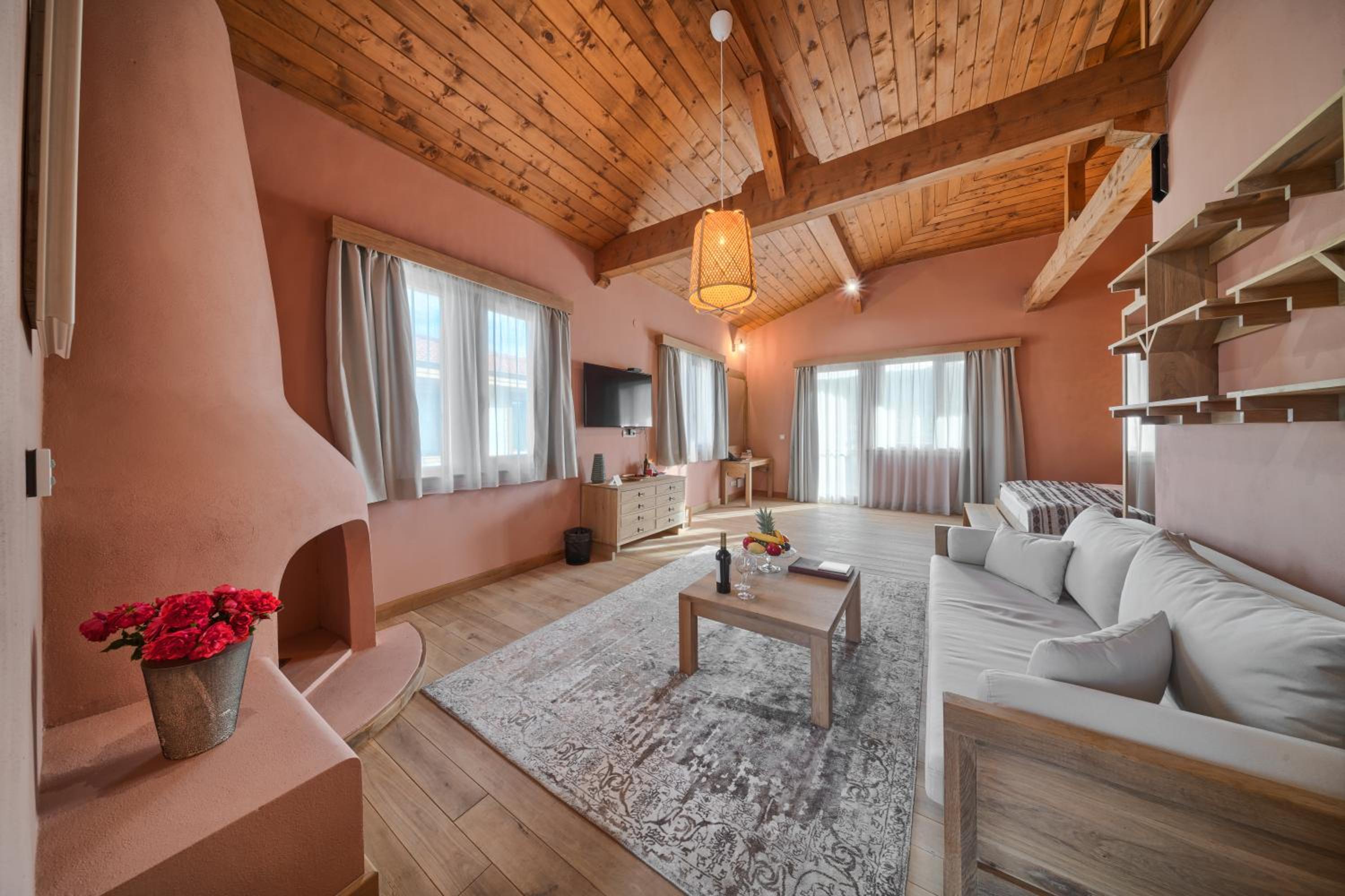 Studio in Standard Villa - Photo 1