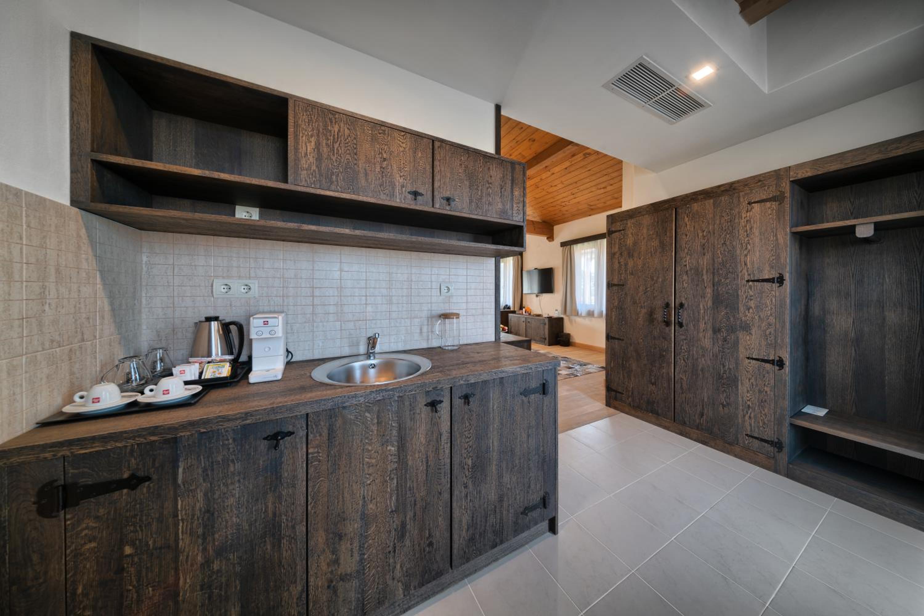 Studio in Standard Villa - Photo 9