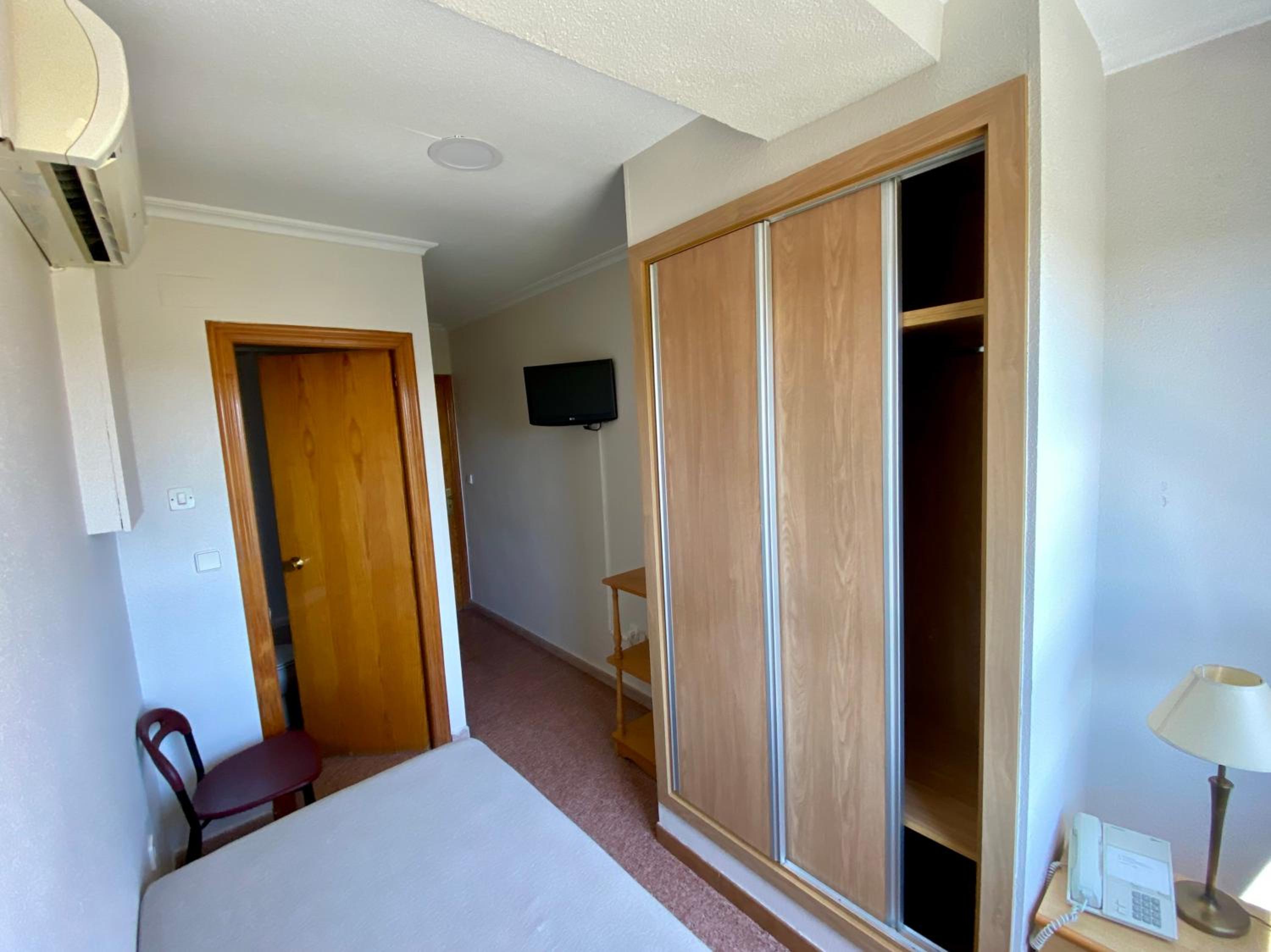 Single Room photo 3