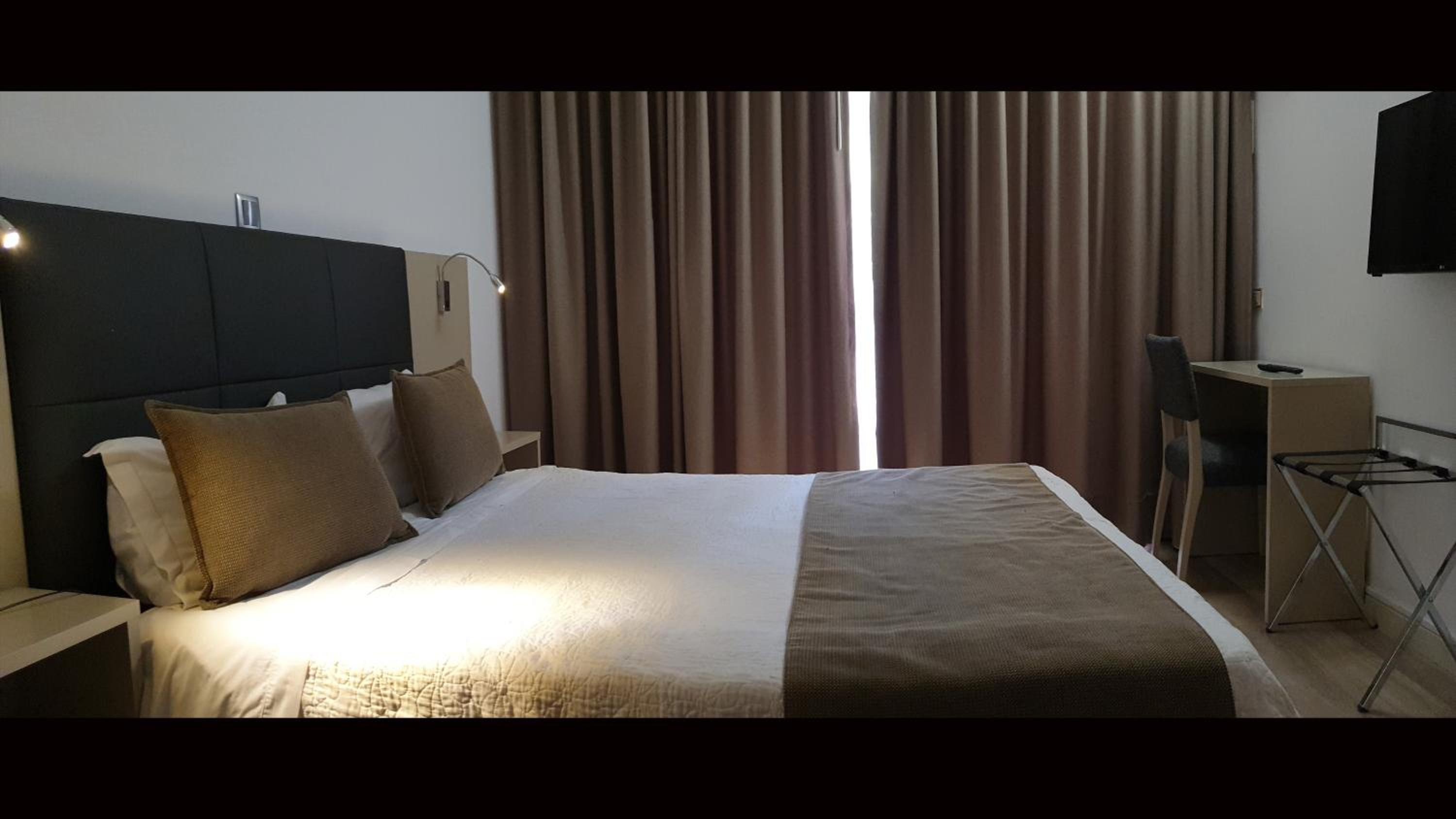 Double Room - Photo 4