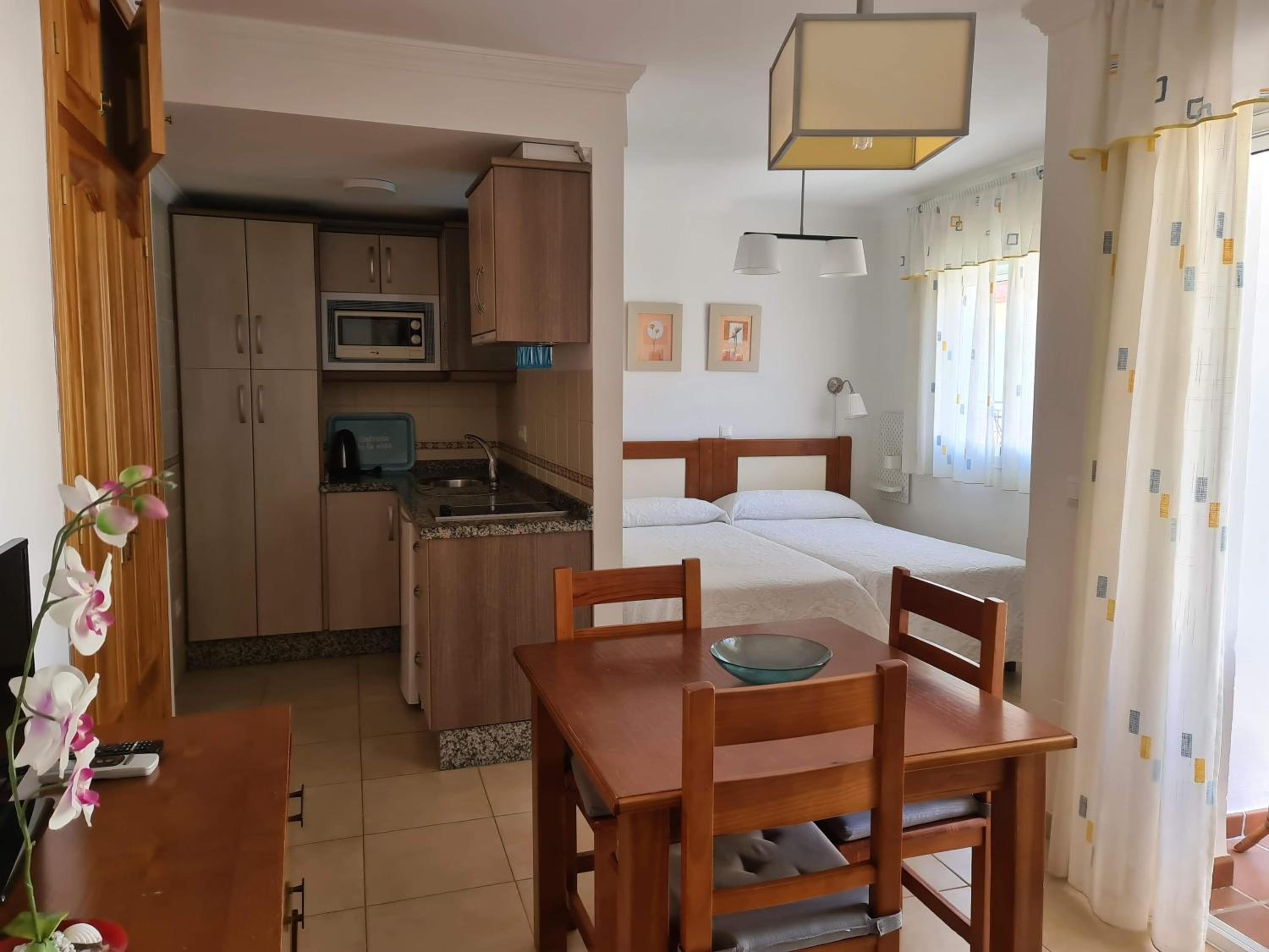 Estudio con terraza