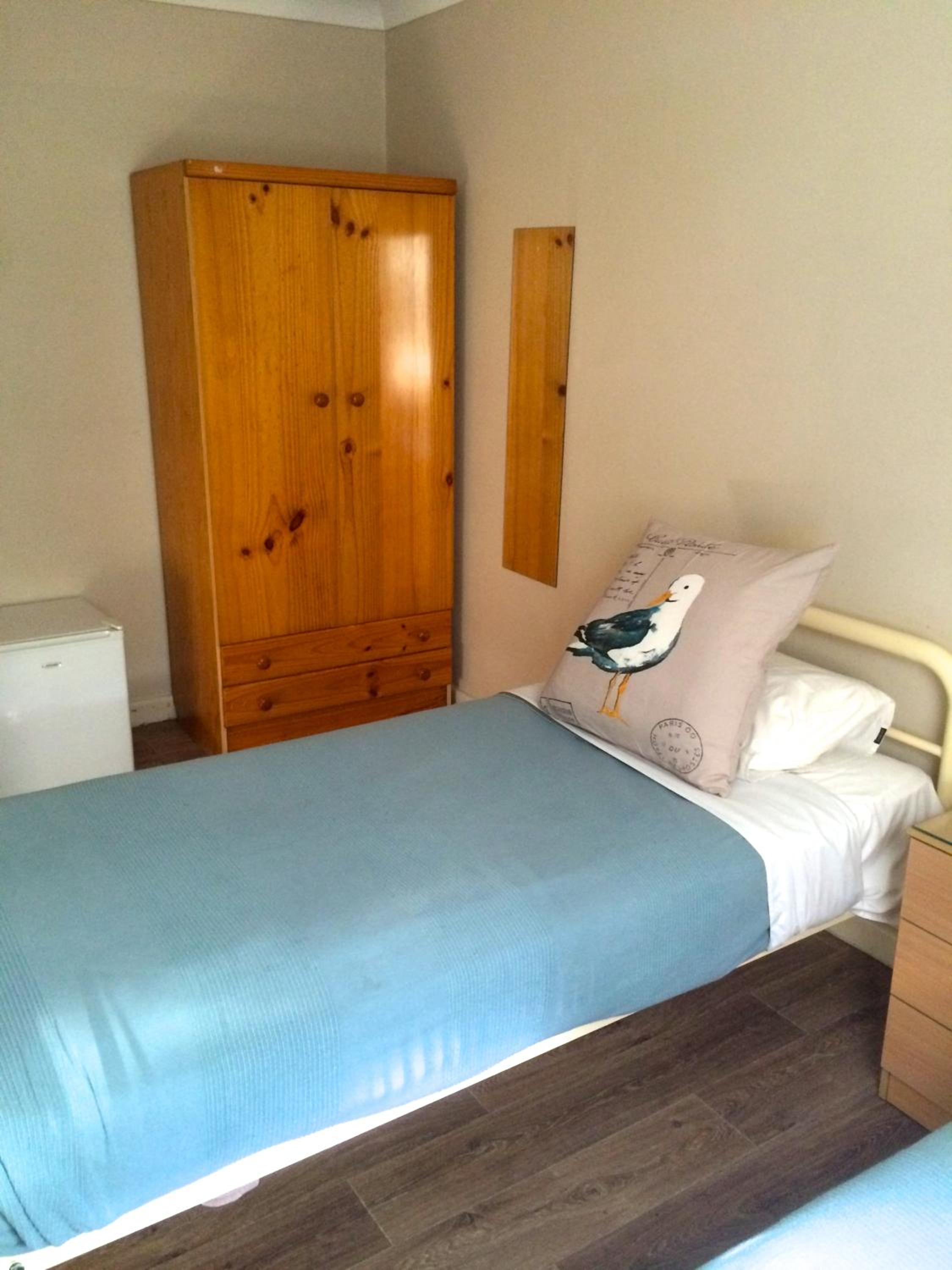 Standard Triple Room with 3 Single Beds photo 3