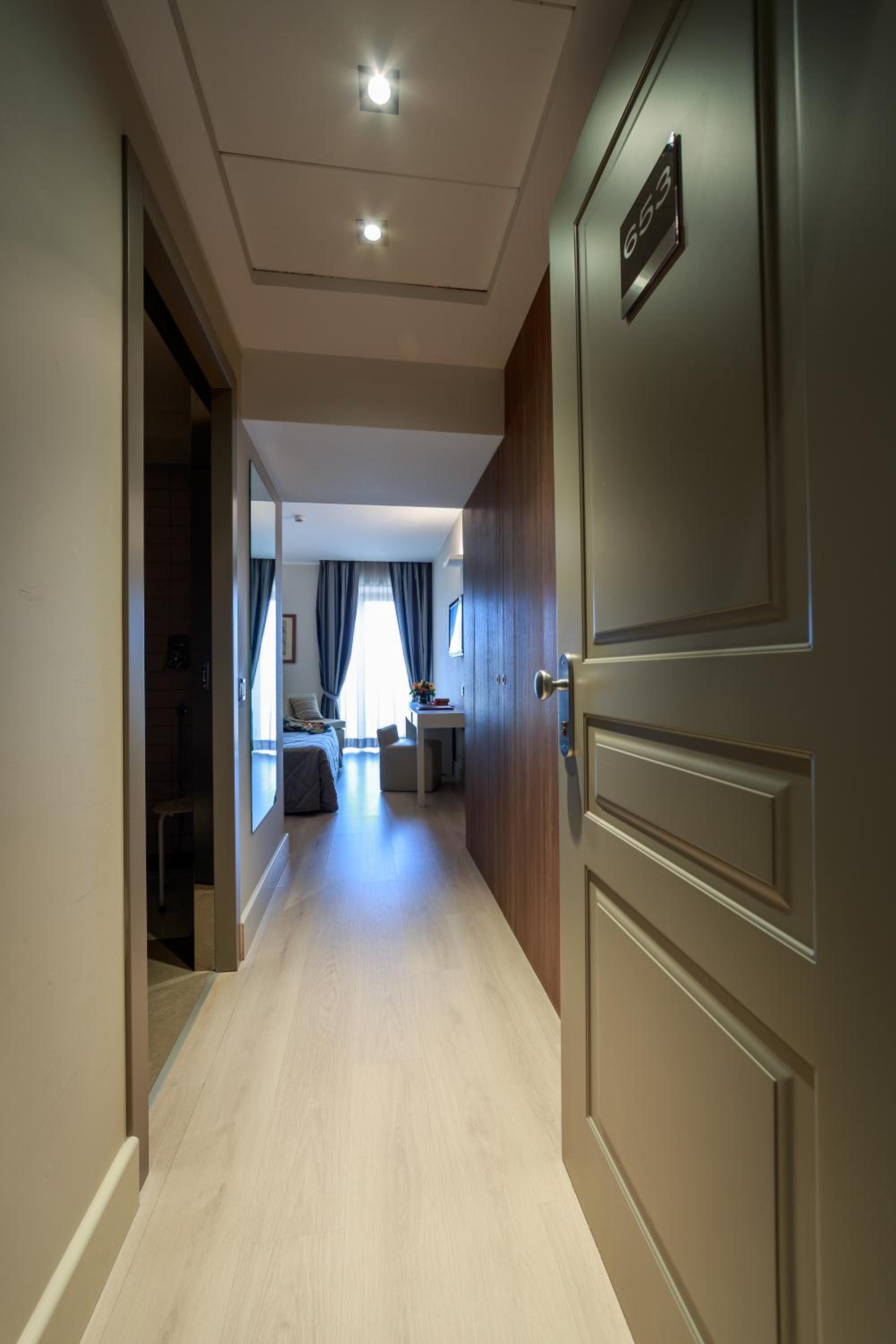 Superior Double or Twin Room - Photo 2
