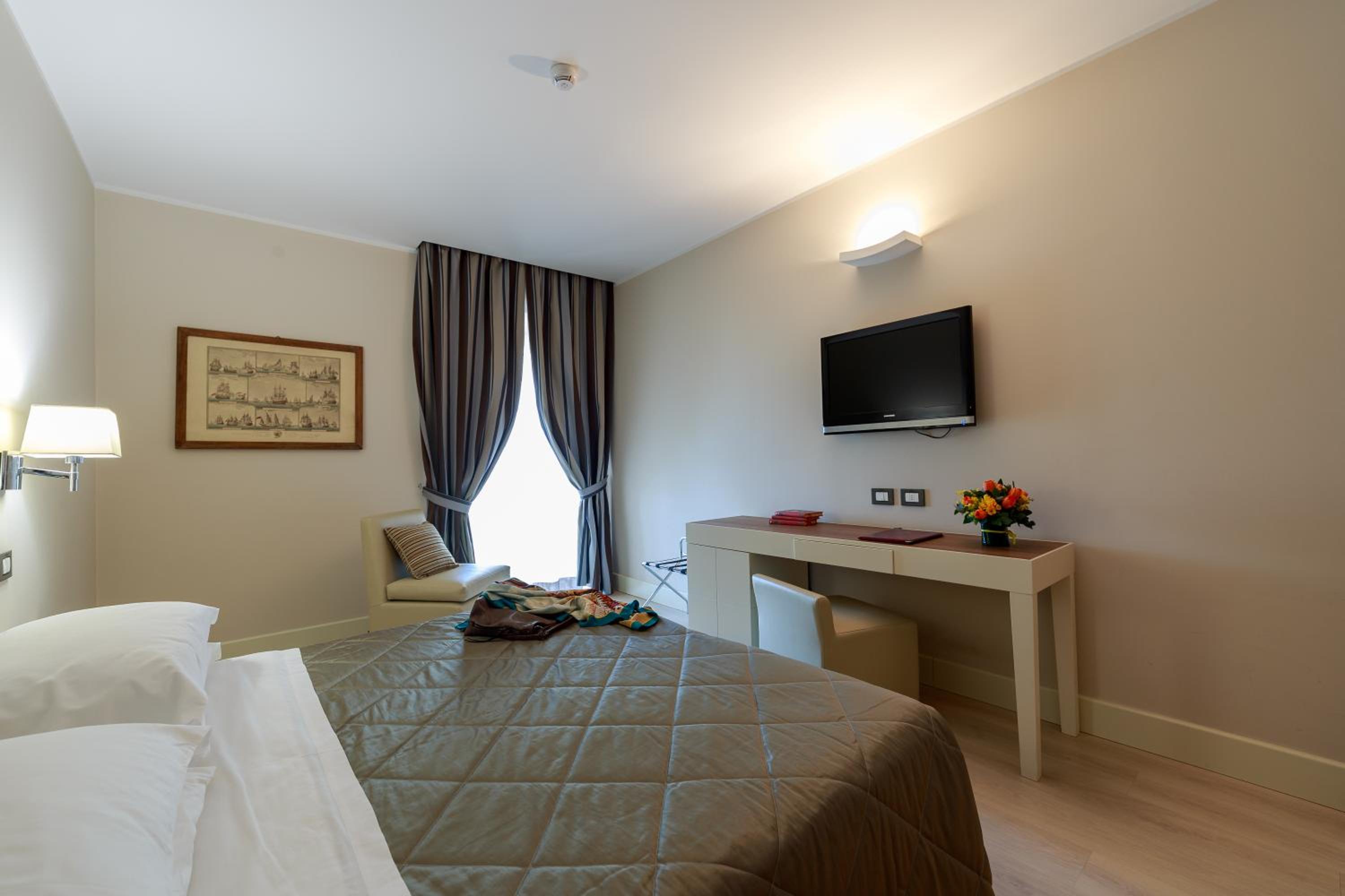 Superior Double or Twin Room - Photo 4