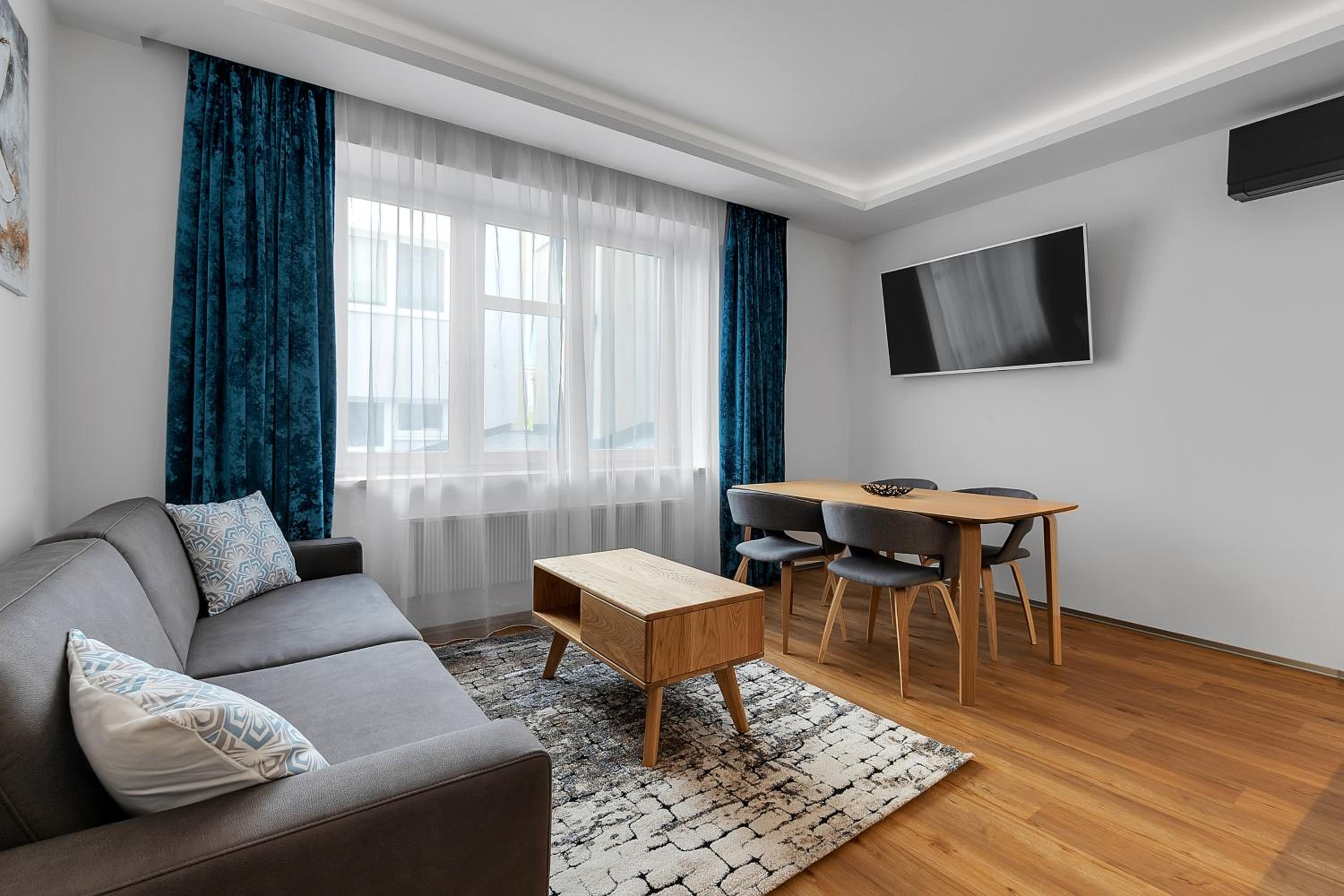 One-Bedroom Apartment - Photo 6